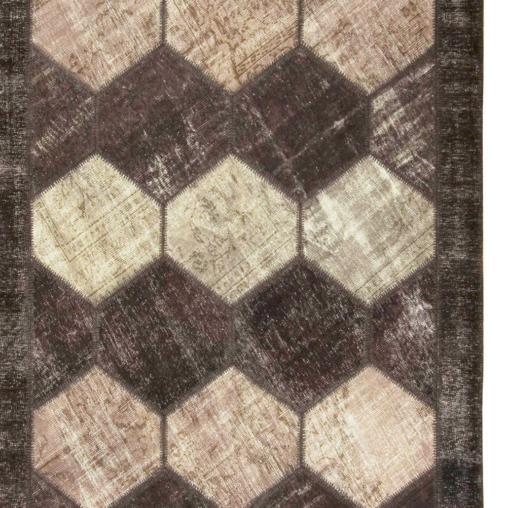 Vintage Turkish Brown Patchwork Hand Knotted Wool Rug Carpet 7'3 x 8'6 (Wolle) im Angebot