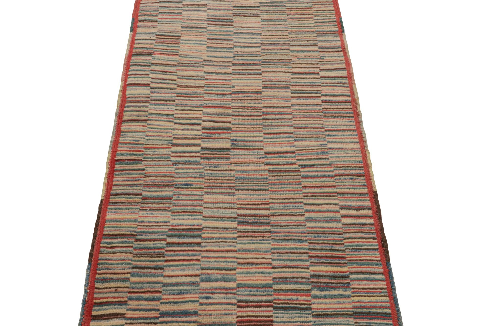 Türkischer Burdur-Teppich mit polychromen Striae-Mustern, von Rug & Kilim (Stammeskunst) im Angebot