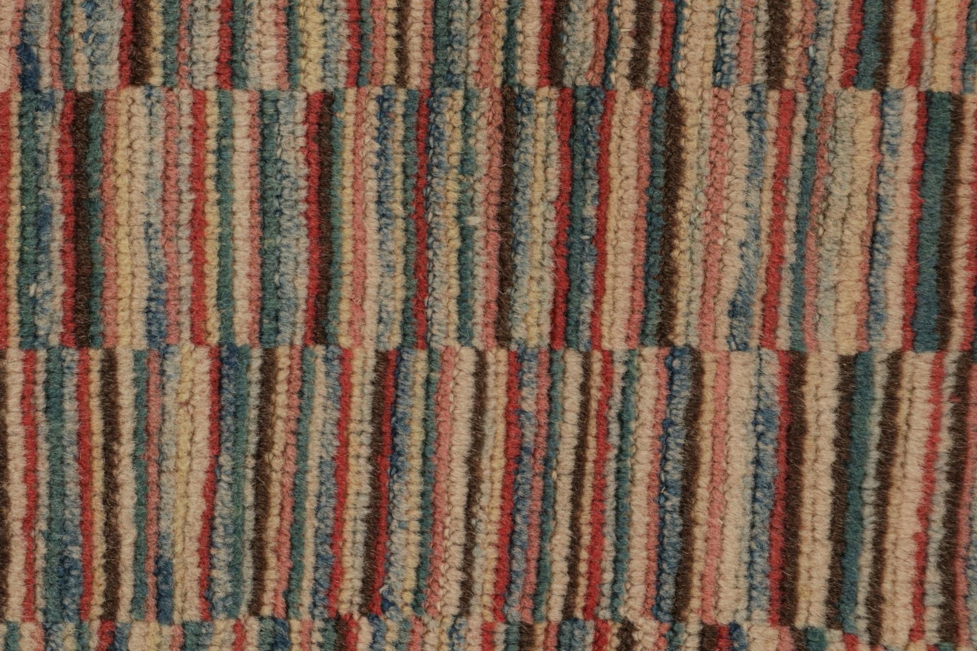 Türkischer Burdur-Teppich mit polychromen Striae-Mustern, von Rug & Kilim (Mitte des 20. Jahrhunderts) im Angebot