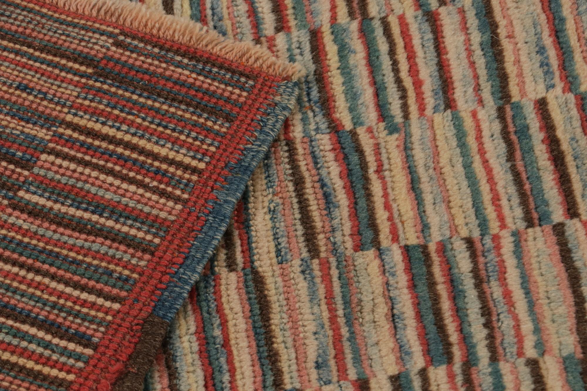 Türkischer Burdur-Teppich mit polychromen Striae-Mustern, von Rug & Kilim (Wolle) im Angebot
