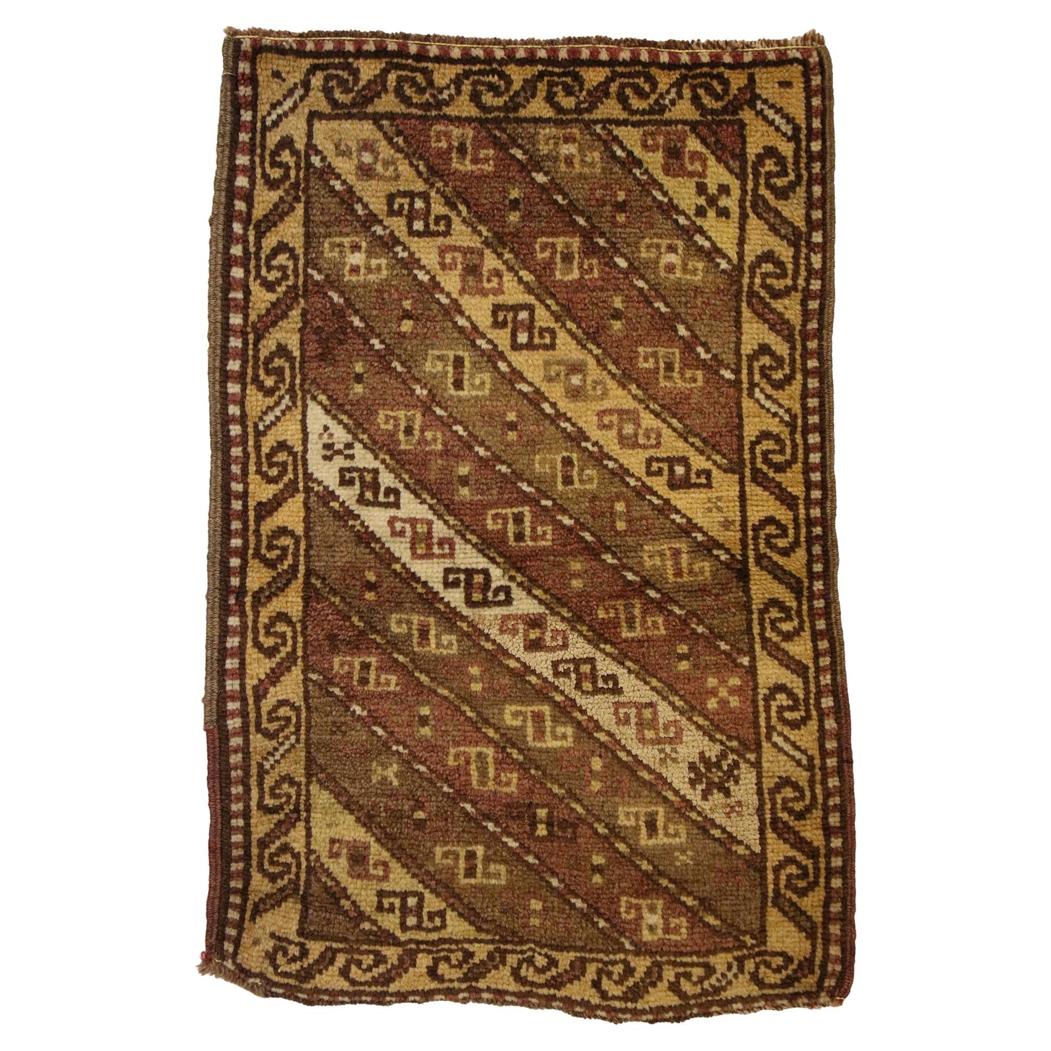Alfombra turca vintage, el encanto de Anatolia se une a la durabilidad con estilo