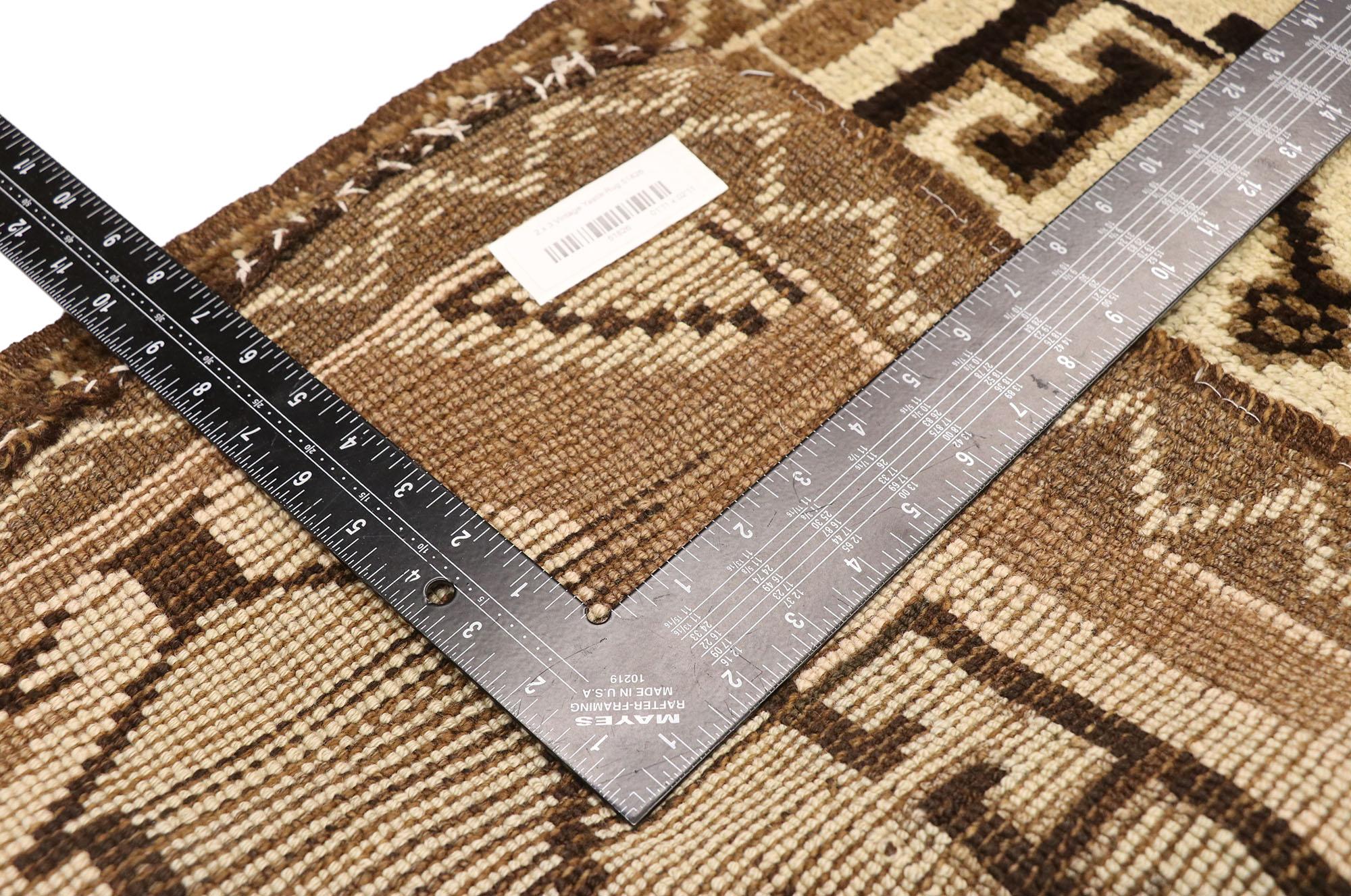 Vintage Turkish Carpet, Mid-Century Meets Earth-Tone Elegance In Good Condition For Sale In Dallas, TX