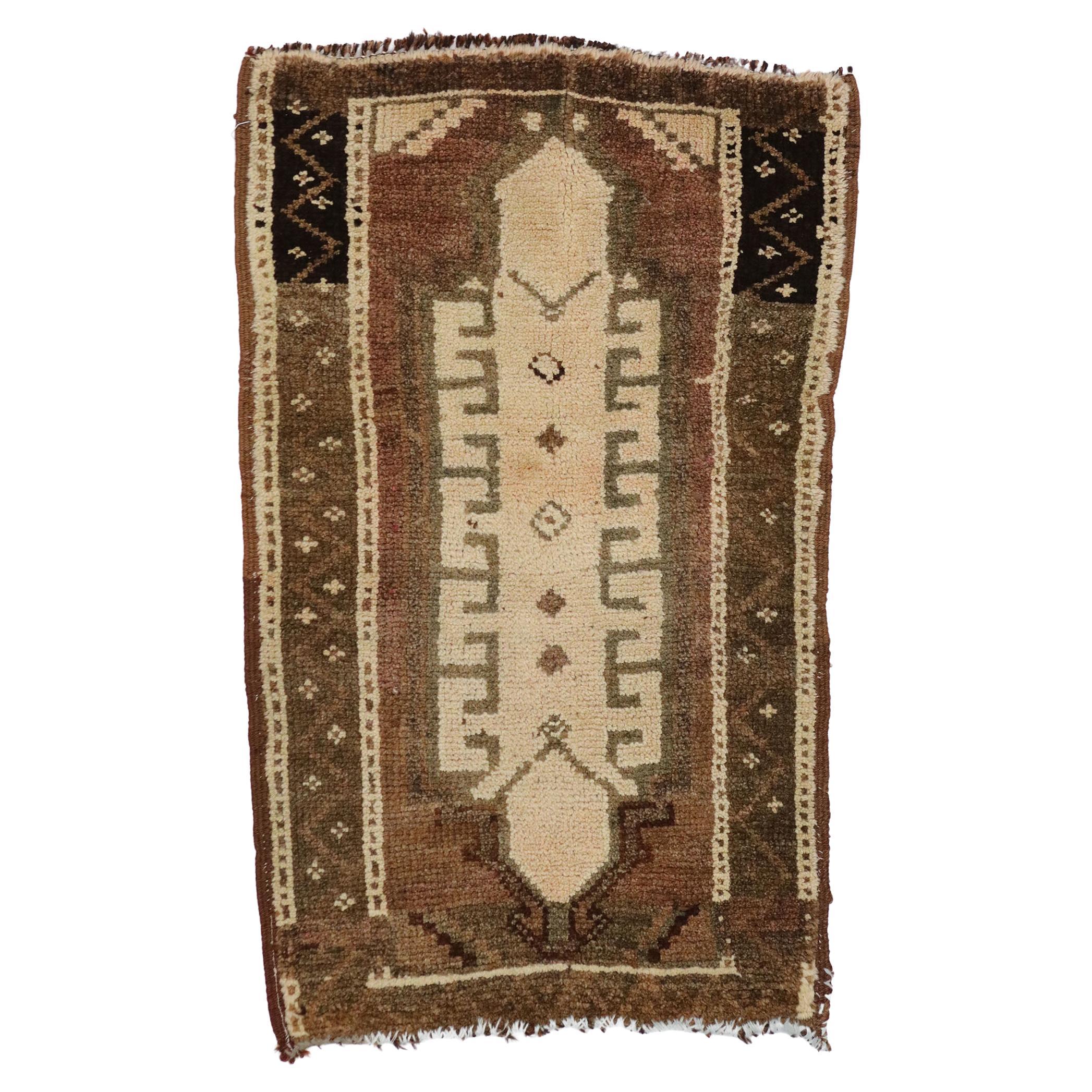 Tapis turc vintage, le milieu du siècle rencontre l'Elegance des tons de terre