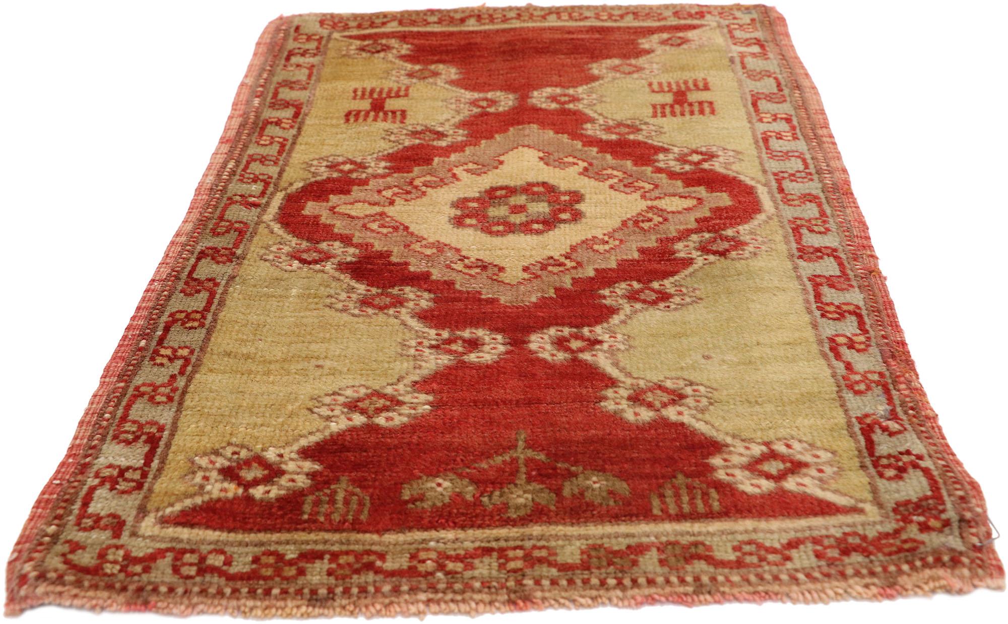 Alfombra turca vintage, el atractivo atemporal se une a la durabilidad con estilo Oushak en venta