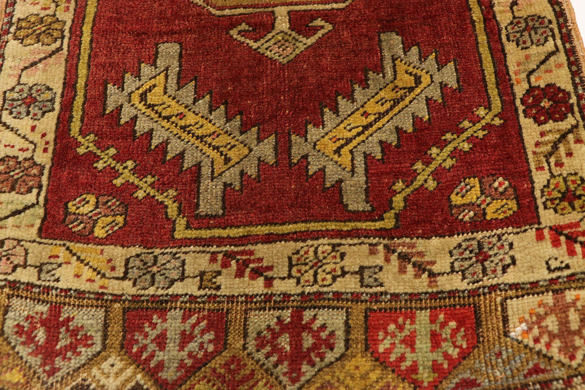 Turco Tappeto turco vintage, il fascino senza tempo incontra l'eleganza della durevolezza in vendita