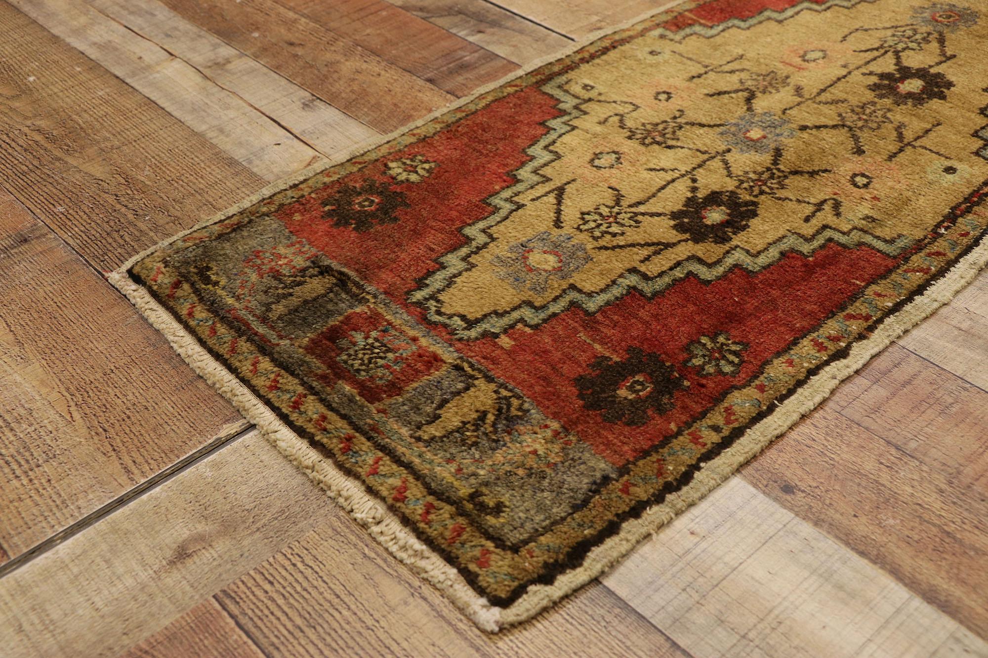 Vintage Turkish Carpet, Timeless Appeal Meets Stylish Durability In Good Condition For Sale In Dallas, TX