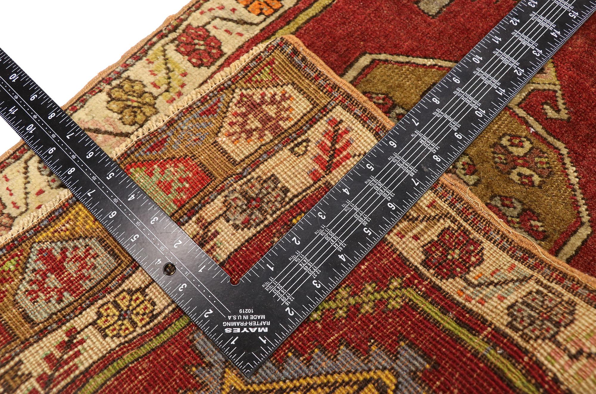 Annodato a mano Tappeto turco vintage, il fascino senza tempo incontra l'eleganza della durevolezza in vendita