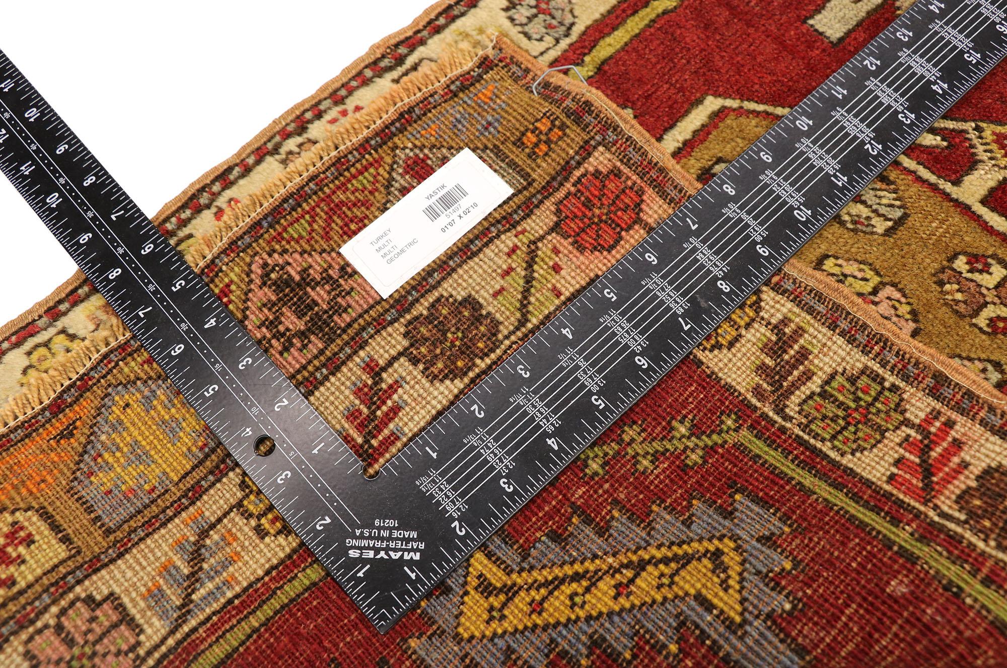Vintage Turkish Carpet, Timeless Appeal Meets Stylish Durability In Good Condition For Sale In Dallas, TX