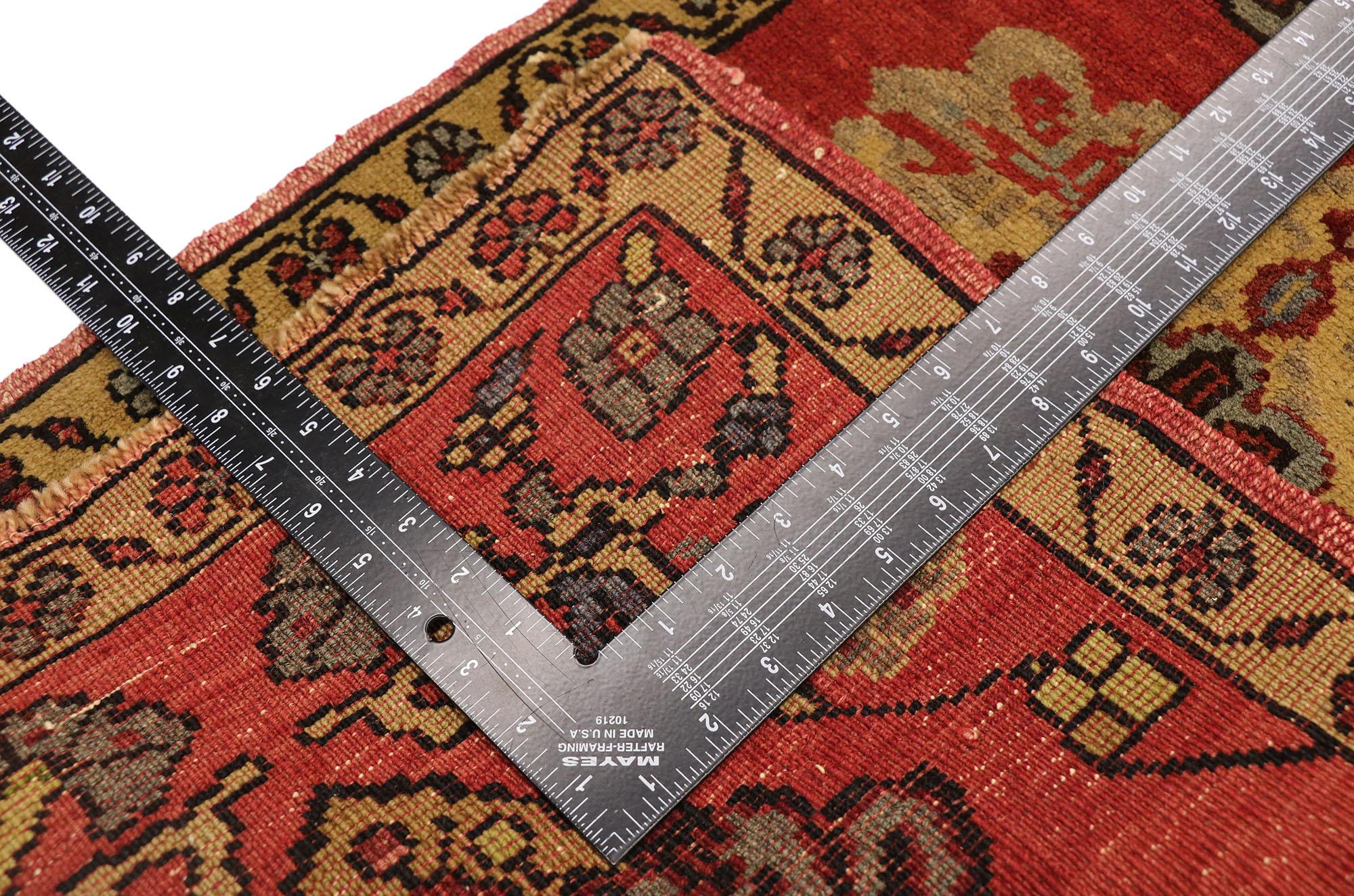 Vintage Turkish Carpet, Timeless Appeal Meets Stylish Durability In Good Condition For Sale In Dallas, TX