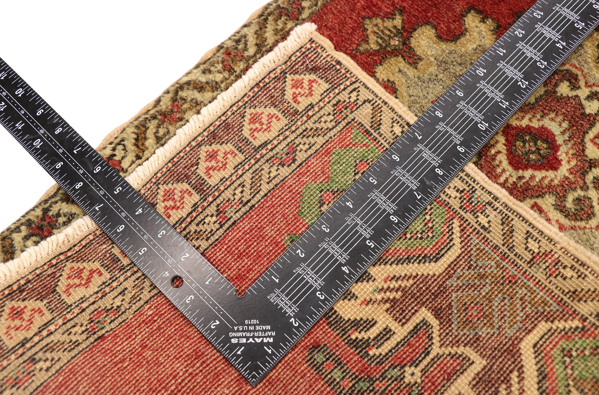 Annodato a mano Tappeto turco vintage, il fascino senza tempo incontra l'eleganza della durevolezza in vendita