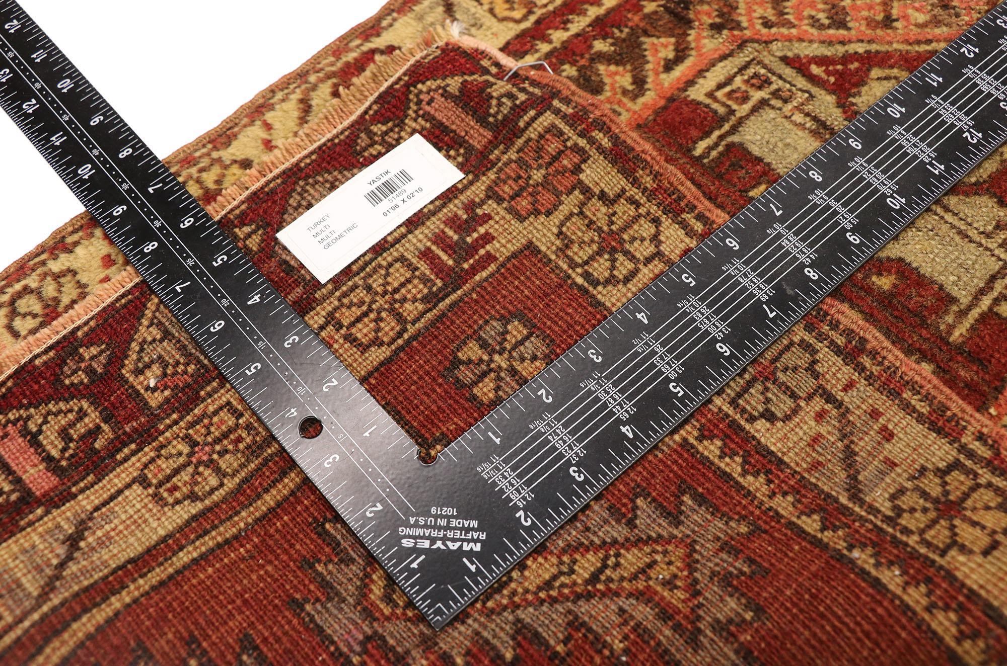 Vintage Turkish Carpet, Timeless Appeal Meets Stylish Durability In Good Condition For Sale In Dallas, TX