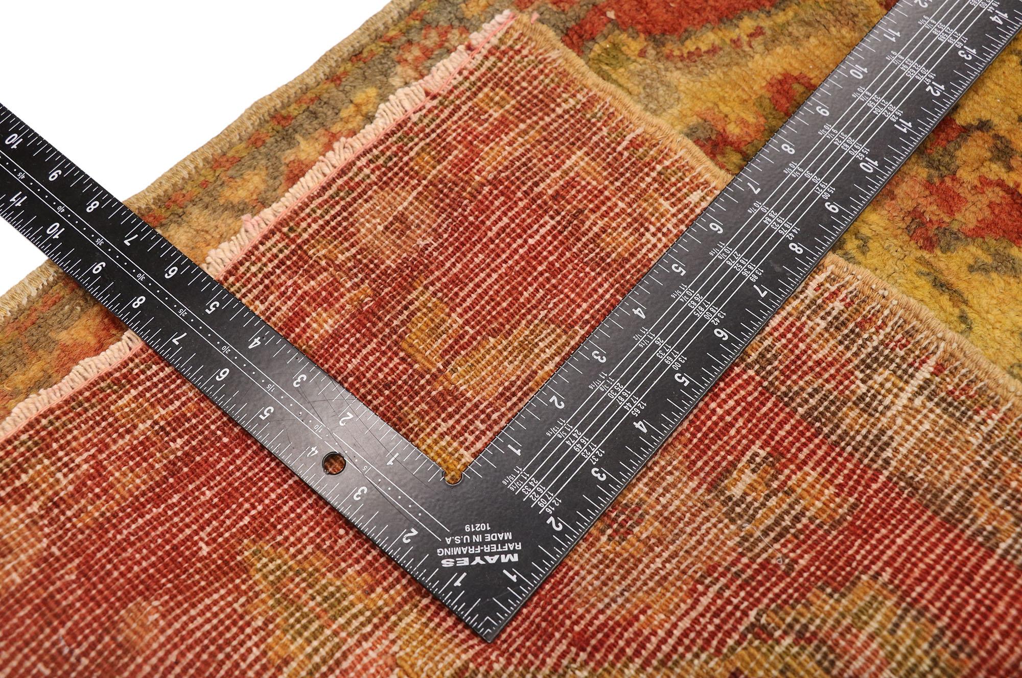 Vintage Turkish Carpet, Timeless Appeal Meets Stylish Durability In Good Condition For Sale In Dallas, TX