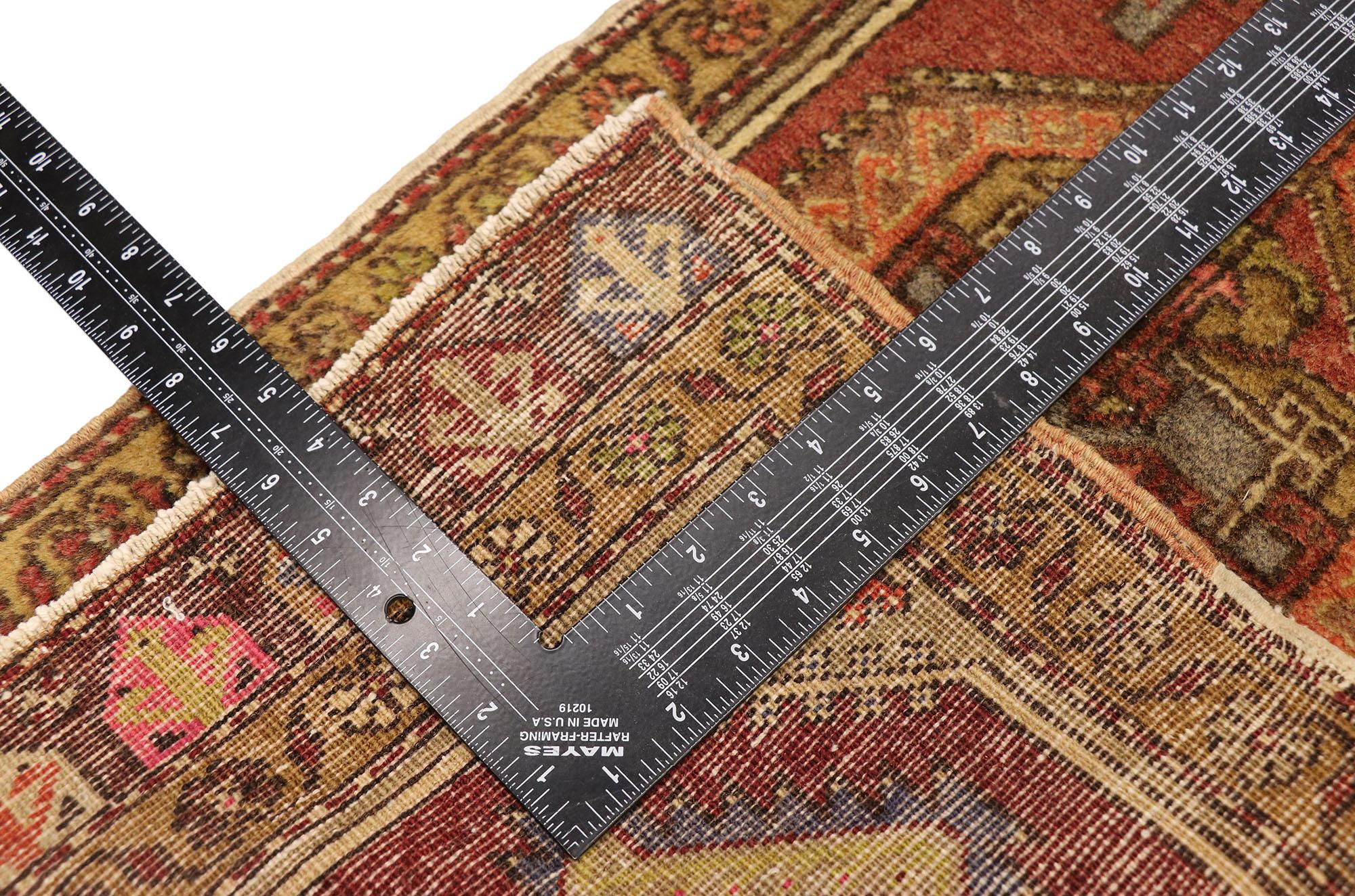 Vintage Turkish Carpet, Timeless Appeal Meets Stylish Durability In Good Condition For Sale In Dallas, TX