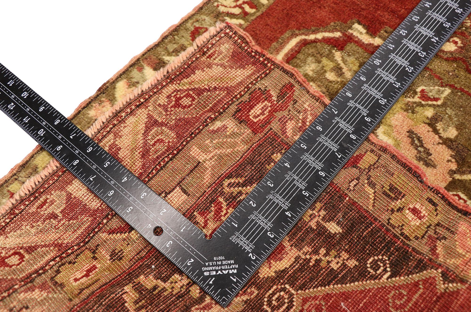 Vintage Turkish Carpet, Timeless Appeal Meets Stylish Durability In Good Condition For Sale In Dallas, TX