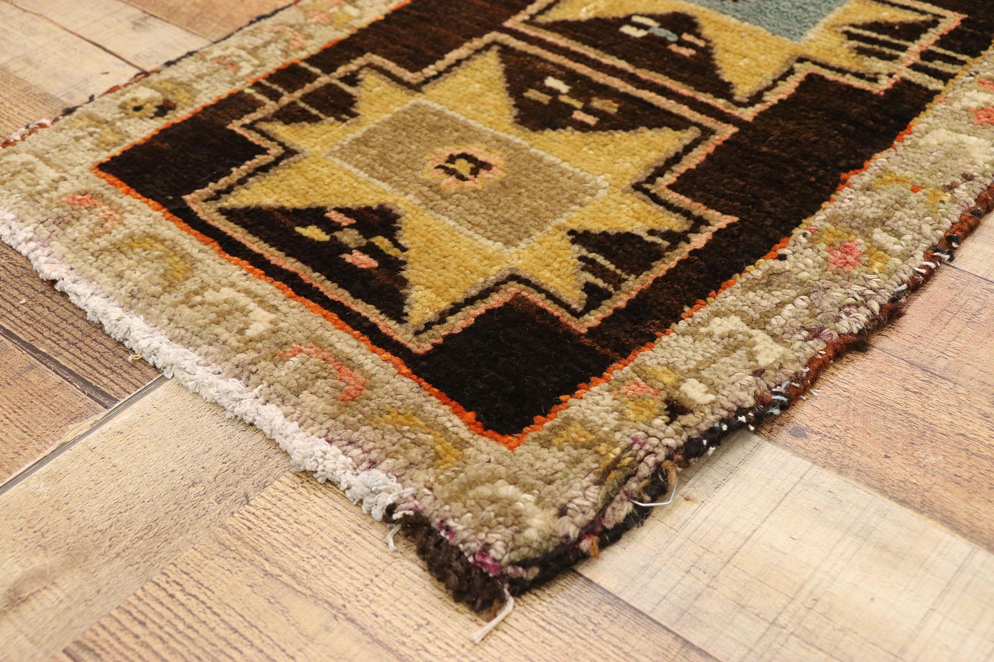 Tapis turc vintage, l'attrait intemporel rencontre la durabilité élégante Bon état - En vente à Dallas, TX