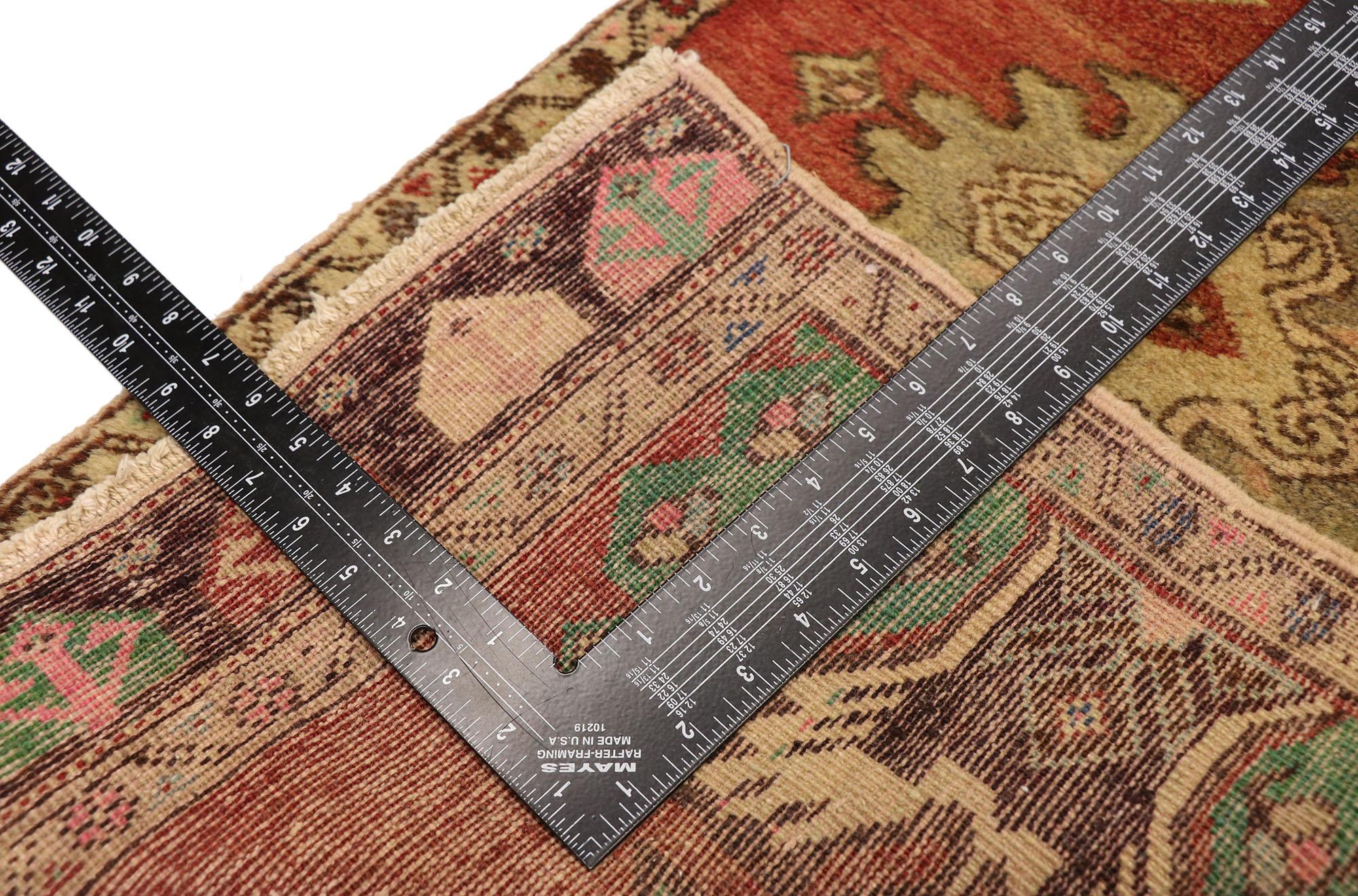 Tapis turc vintage, l'attrait intemporel rencontre la durabilité élégante Bon état - En vente à Dallas, TX
