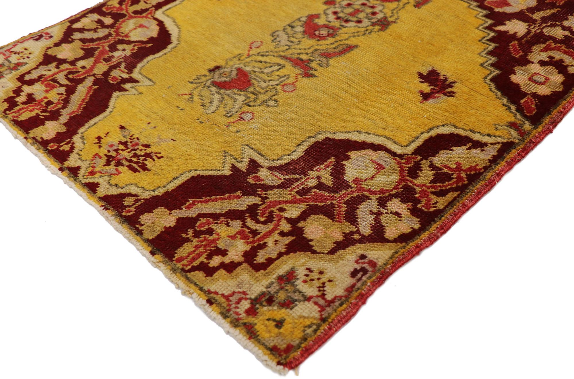 Alfombra turca vintage, el atractivo atemporal se une a la durabilidad con estilo siglo XX en venta