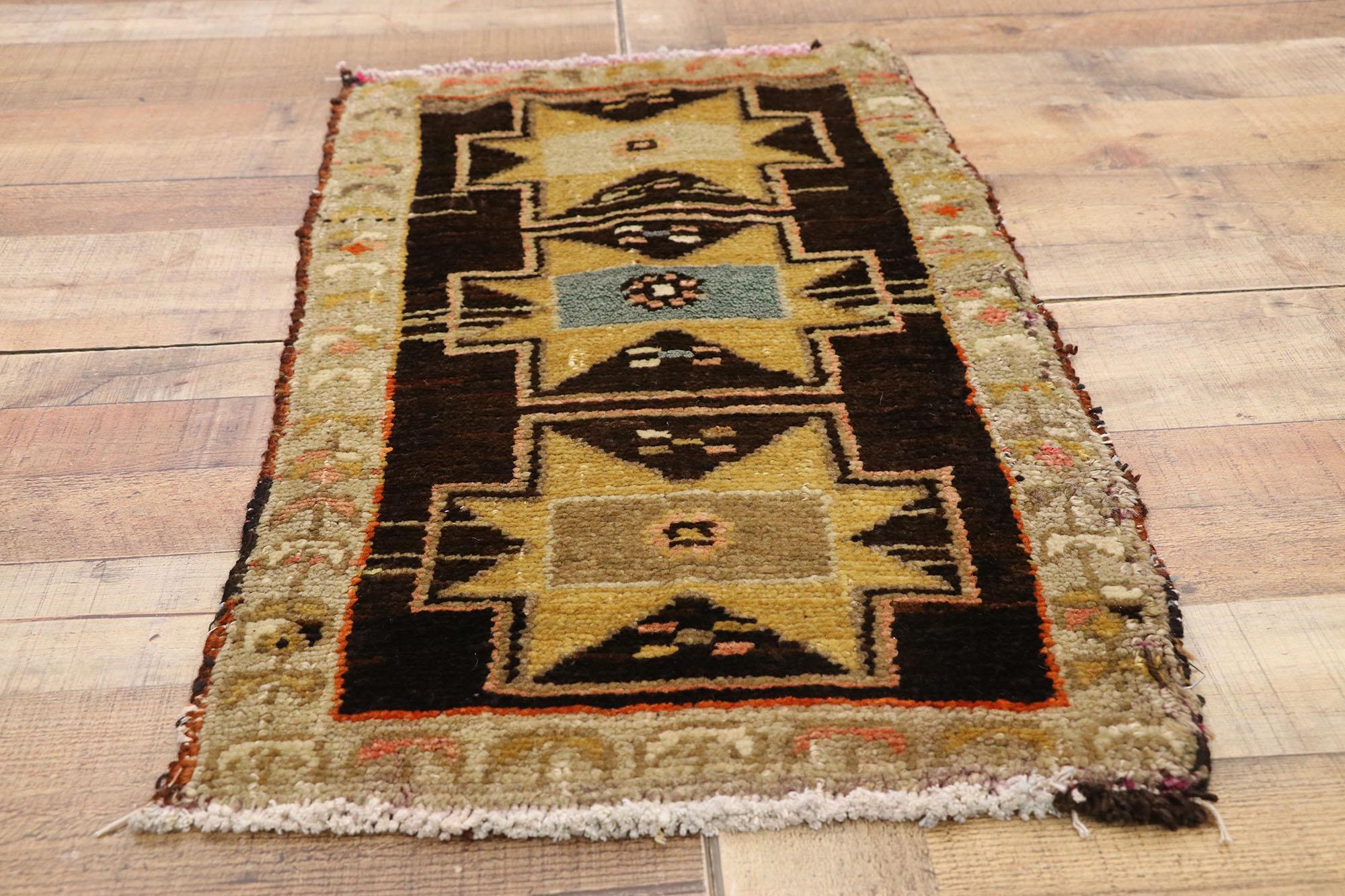 20ième siècle Tapis turc vintage, l'attrait intemporel rencontre la durabilité élégante en vente