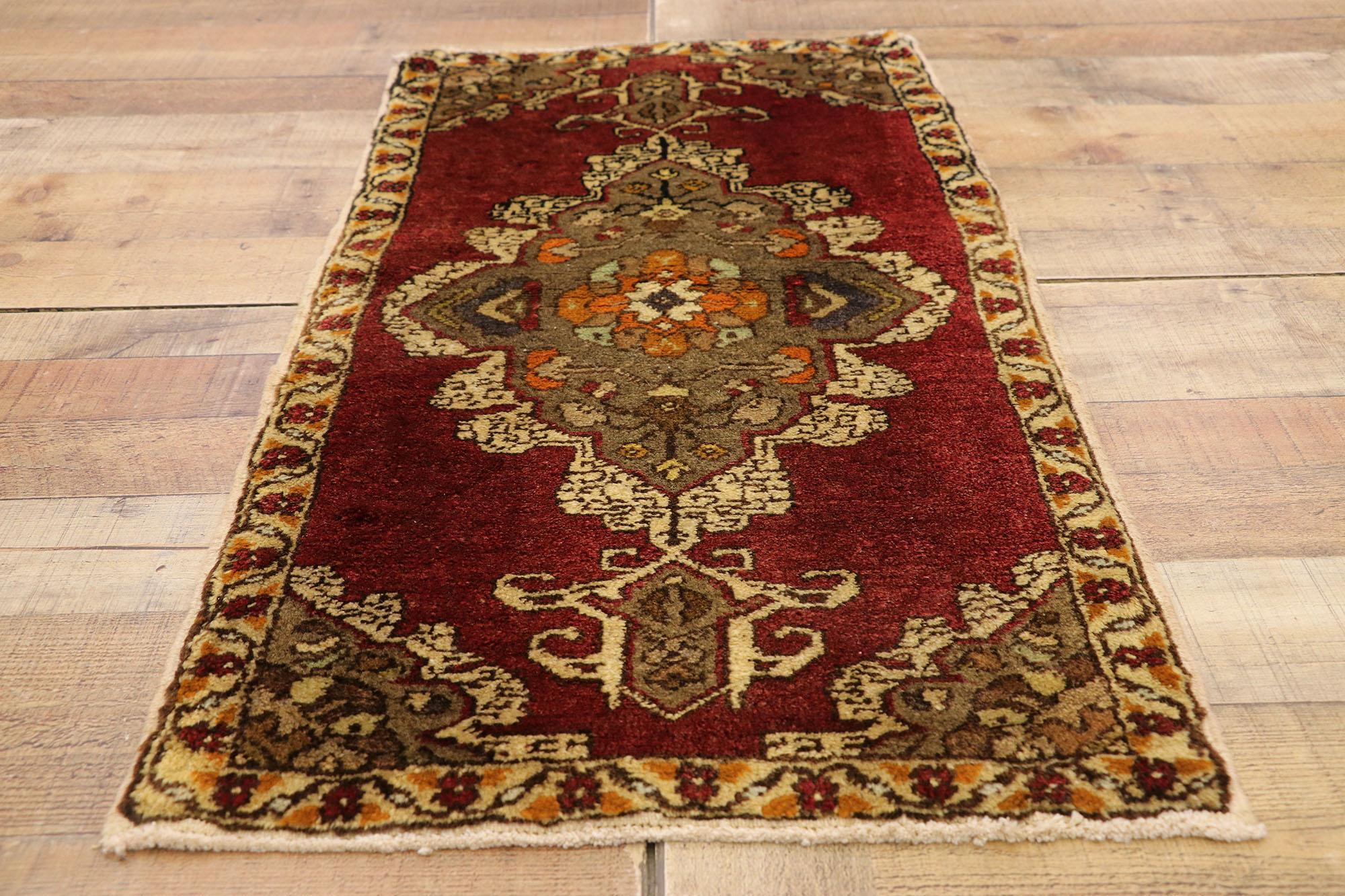 Alfombra turca vintage, el atractivo atemporal se une a la durabilidad con estilo siglo XX en venta