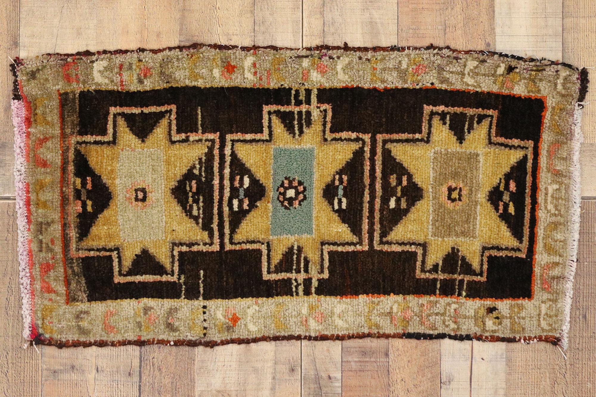 Laine Tapis turc vintage, l'attrait intemporel rencontre la durabilité élégante en vente