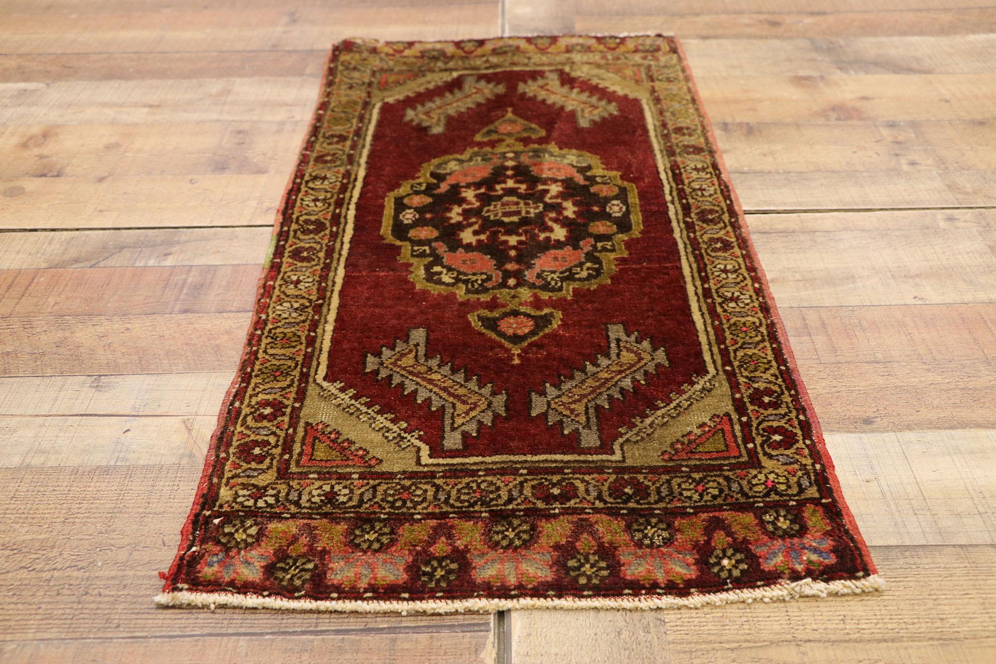 Laine Tapis turc vintage, l'attrait intemporel rencontre la durabilité élégante en vente