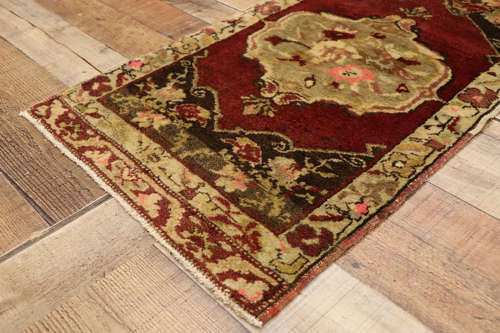 Laine Tapis turc vintage, l'attrait intemporel rencontre la durabilité élégante en vente