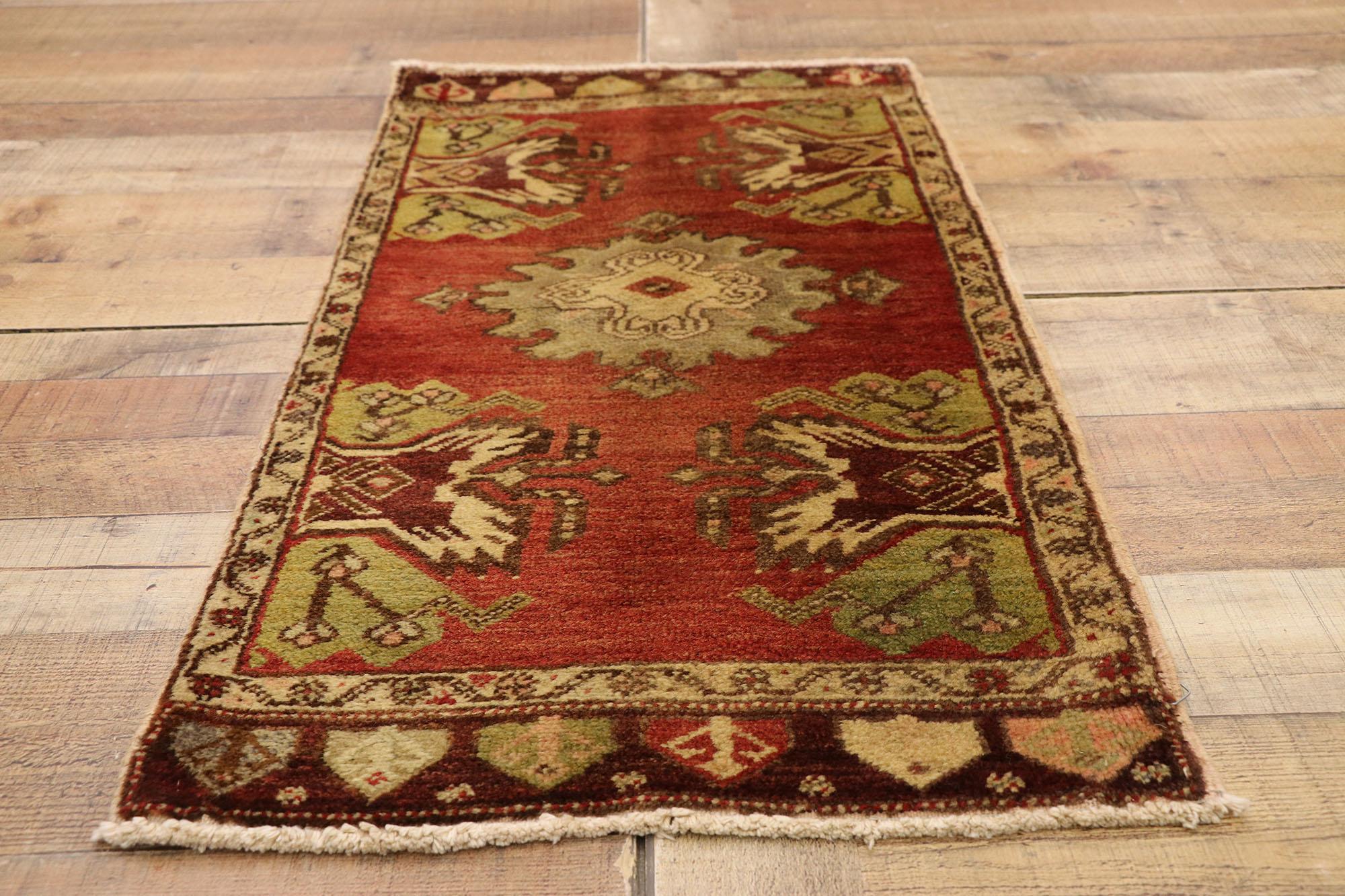 Laine Tapis turc vintage, l'attrait intemporel rencontre la durabilité élégante en vente