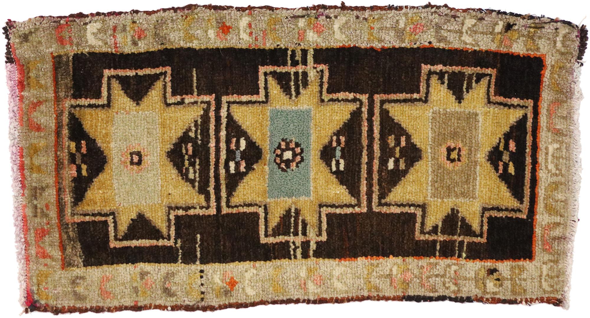 Tapis turc vintage, l'attrait intemporel rencontre la durabilité élégante en vente 1