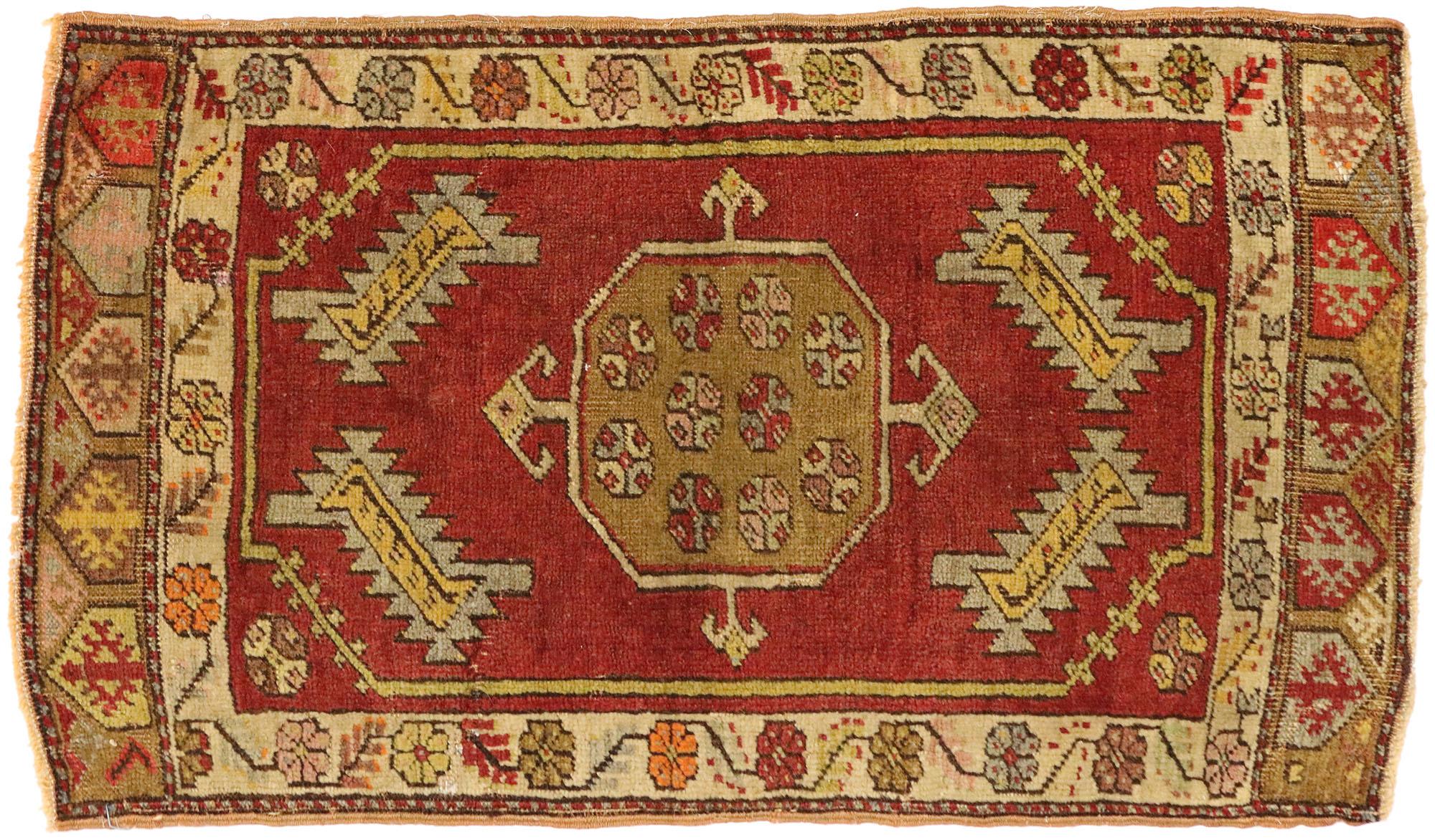 Tappeto turco vintage, il fascino senza tempo incontra l'eleganza della durevolezza in vendita 1