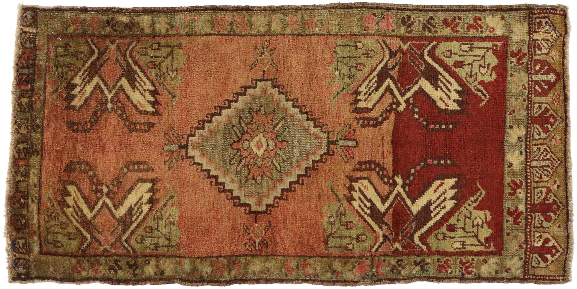 Tapis turc vintage, l'attrait intemporel rencontre la durabilité élégante en vente 1