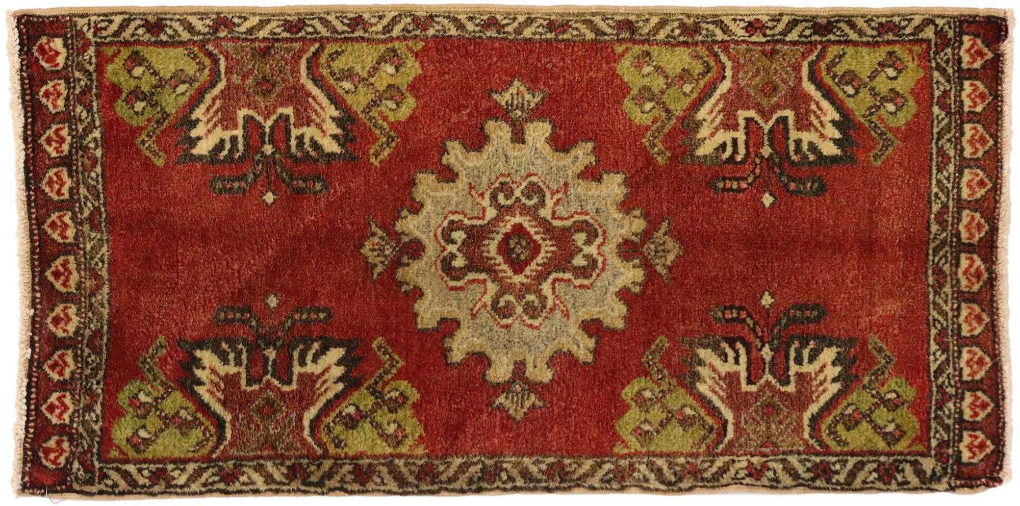 Tappeto turco vintage, il fascino senza tempo incontra l'eleganza della durevolezza in vendita 1