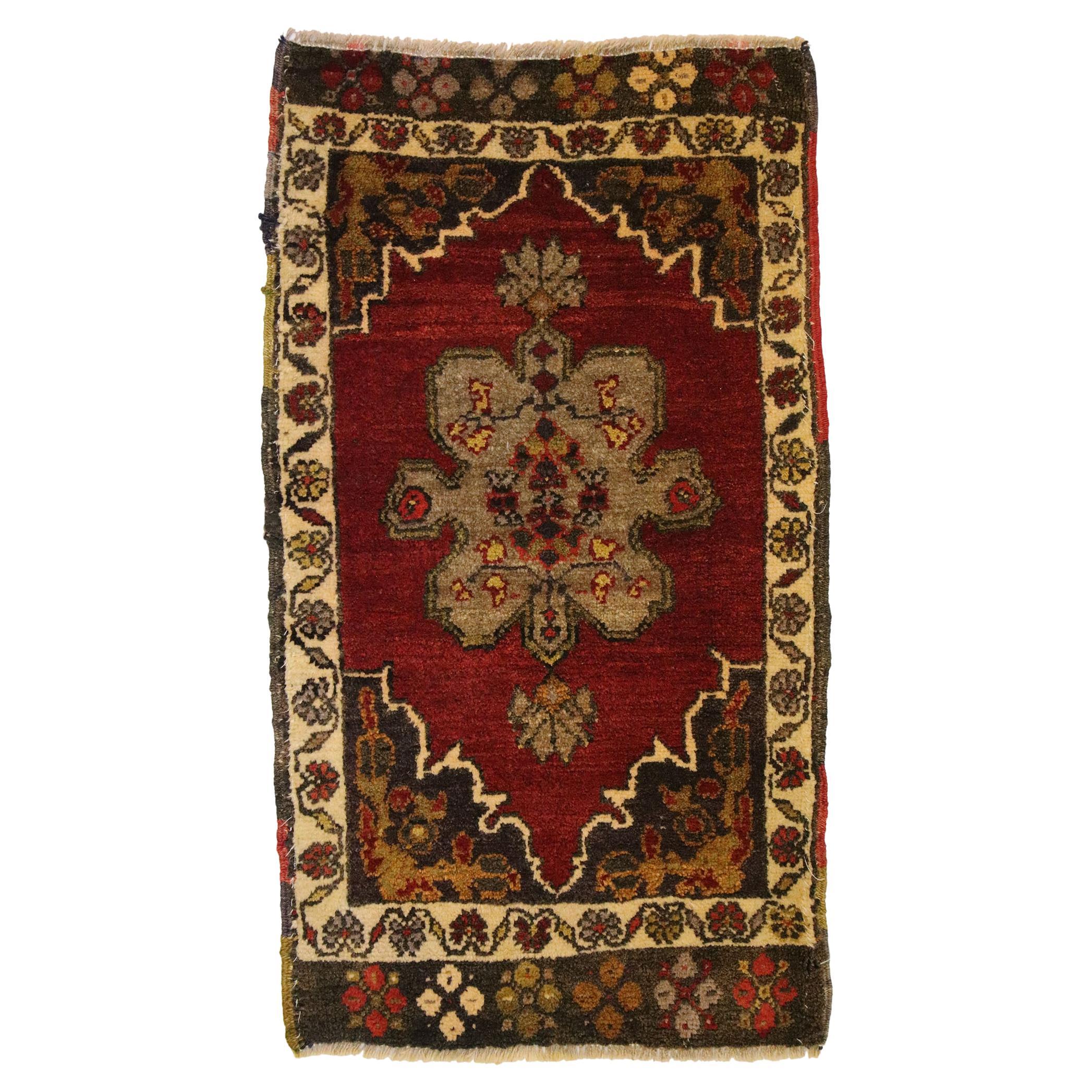 Türkischer Teppich im Vintage-Stil: Timeless Appeal trifft auf stilvolle Langlebigkeit