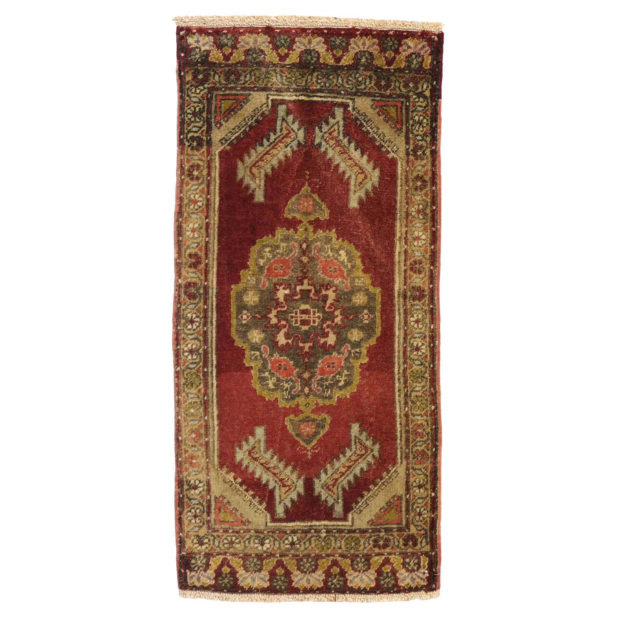Türkischer Teppich im Vintage-Stil: Timeless Appeal trifft auf stilvolle Langlebigkeit