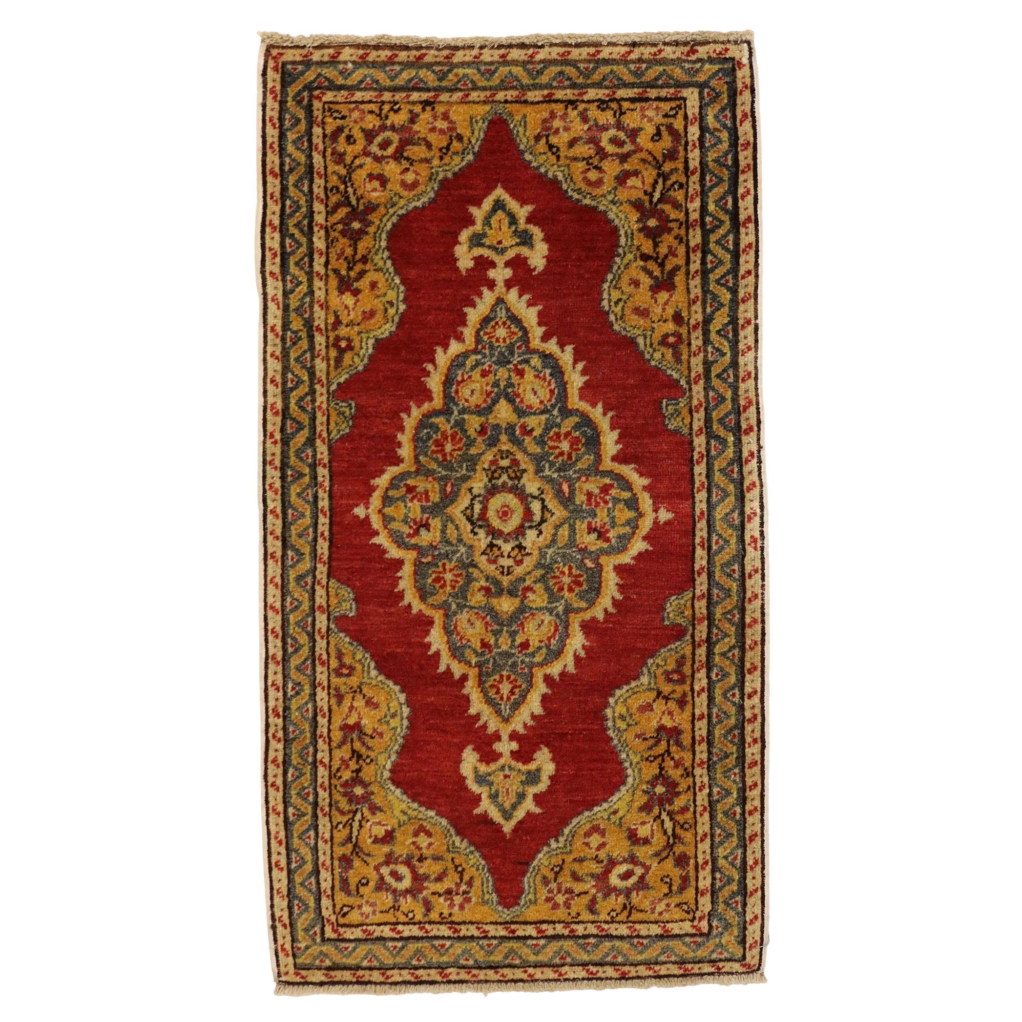 Türkischer Teppich im Vintage-Stil: Timeless Appeal trifft auf stilvolle Langlebigkeit