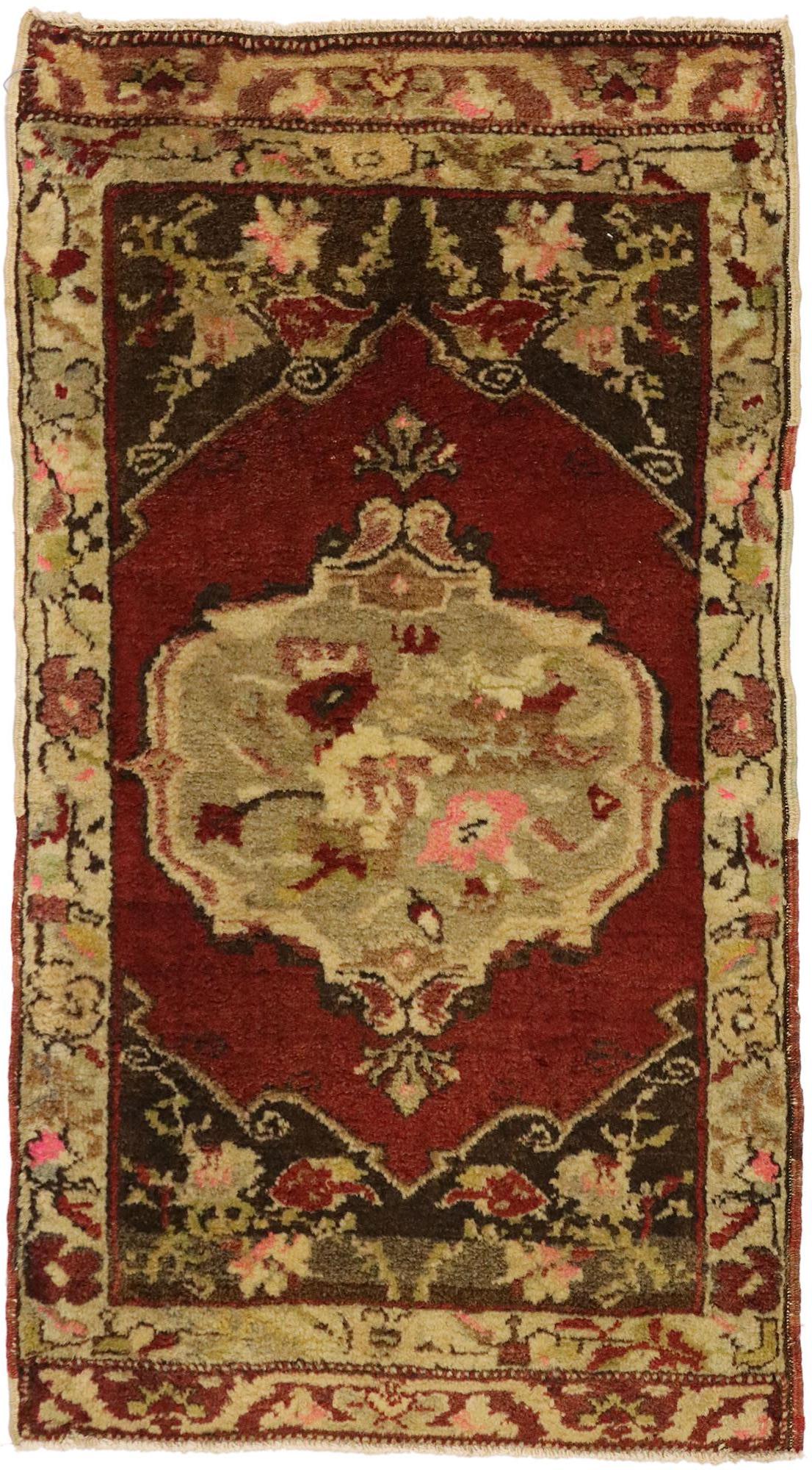 Tapis turc vintage, l'attrait intemporel rencontre la durabilité élégante en vente