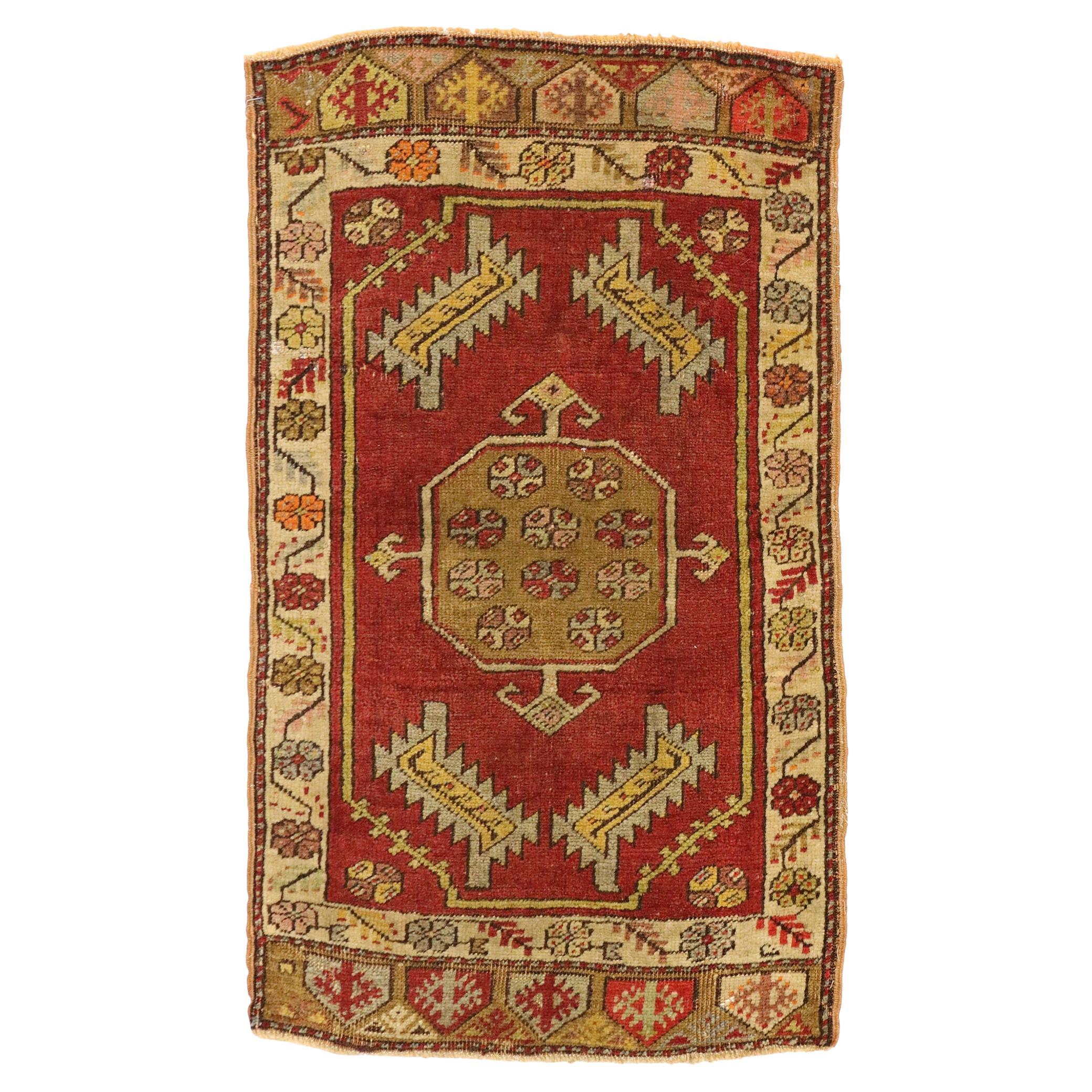 Türkischer Teppich im Vintage-Stil: Timeless Appeal trifft auf stilvolle Langlebigkeit