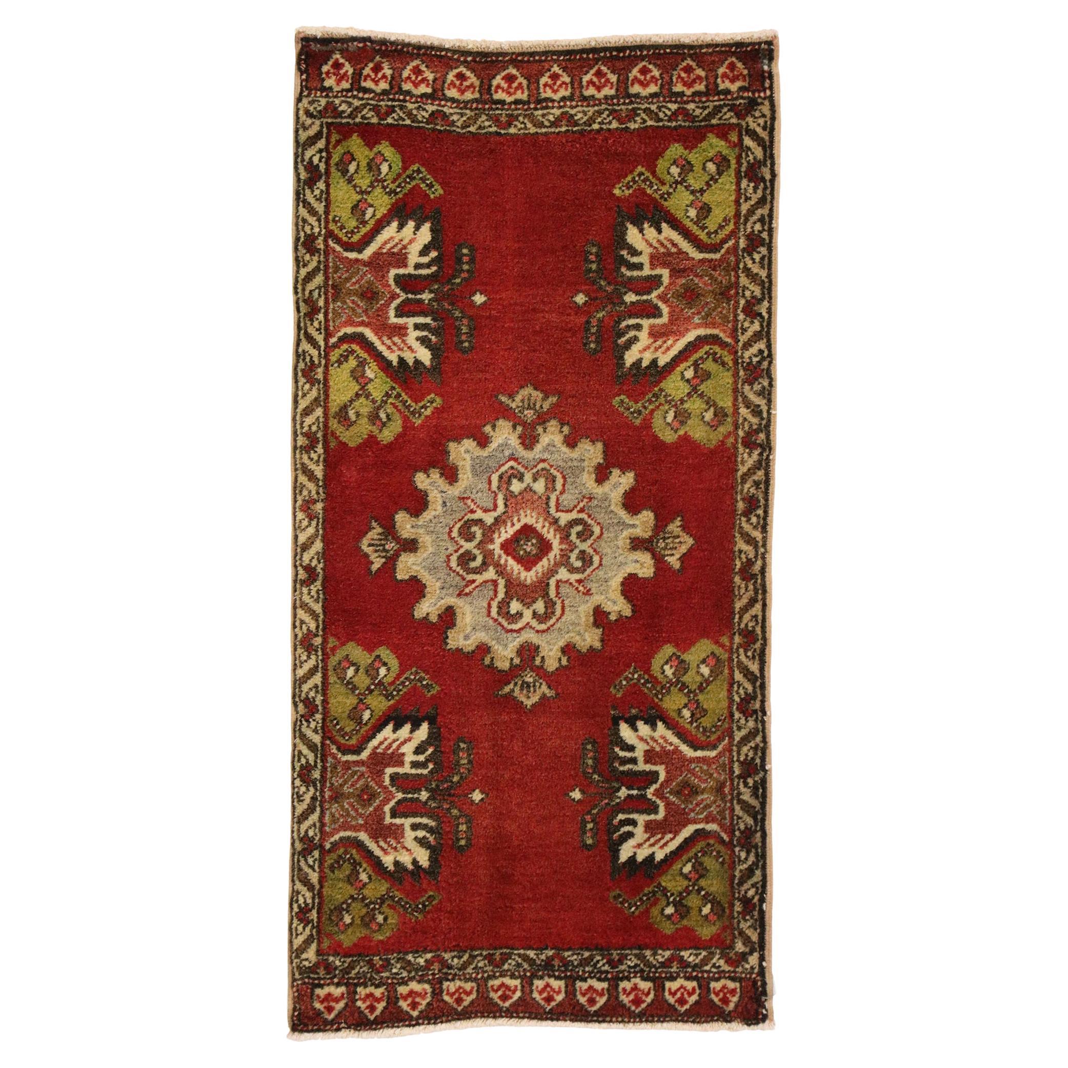 Türkischer Teppich im Vintage-Stil: Timeless Appeal trifft auf stilvolle Langlebigkeit
