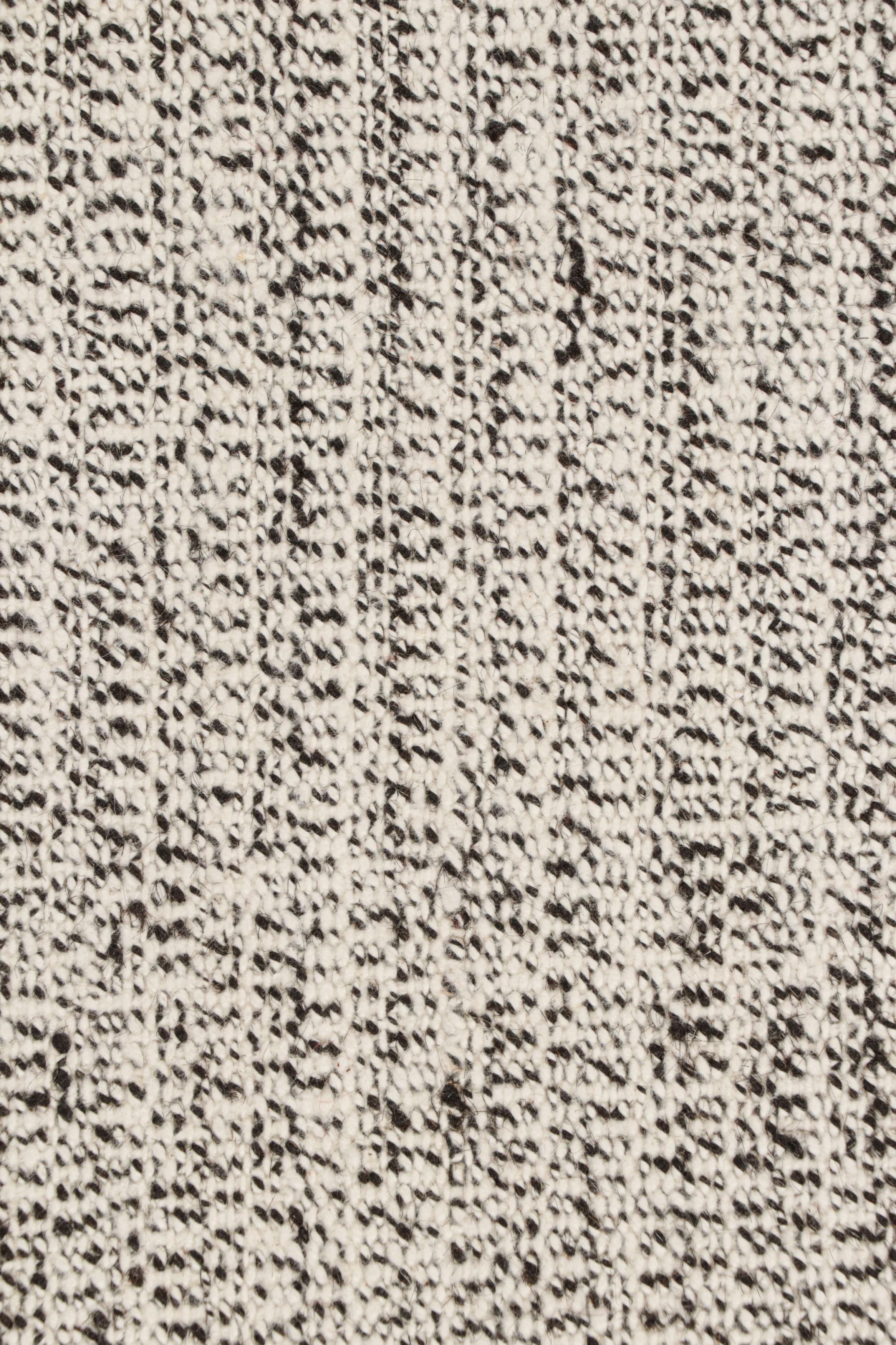 Türkischer zeitgenössischer grauer Kelim-Teppich mit abstraktem Muster von Teppich & Kelim (Handgeknüpft) im Angebot