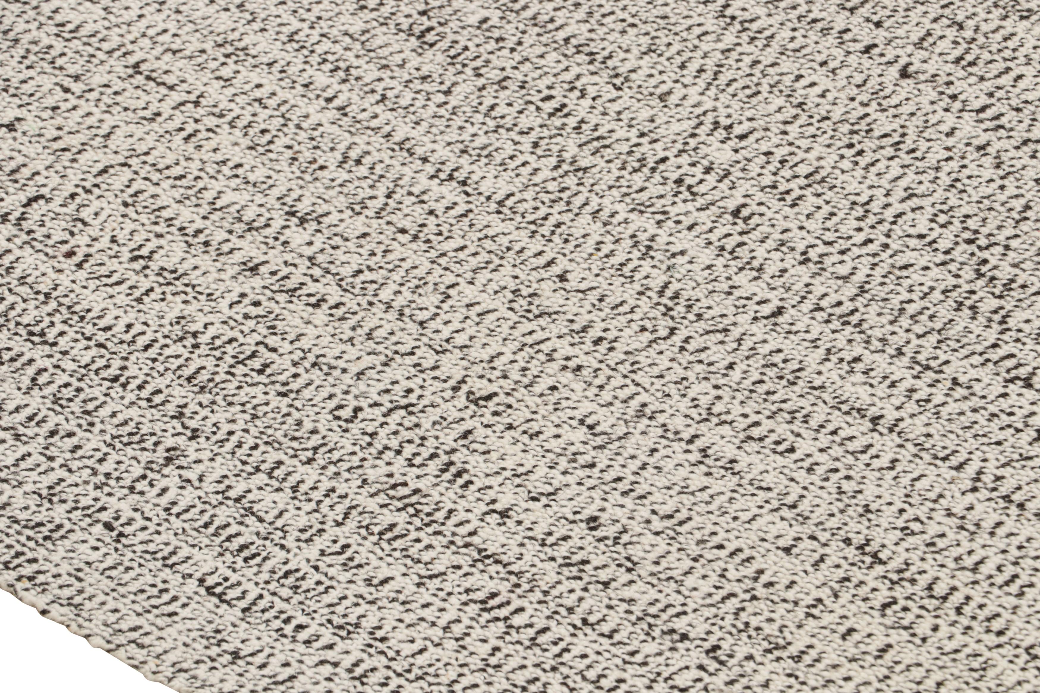 Türkischer zeitgenössischer grauer Kelim-Teppich mit abstraktem Muster von Teppich & Kelim (Wolle) im Angebot