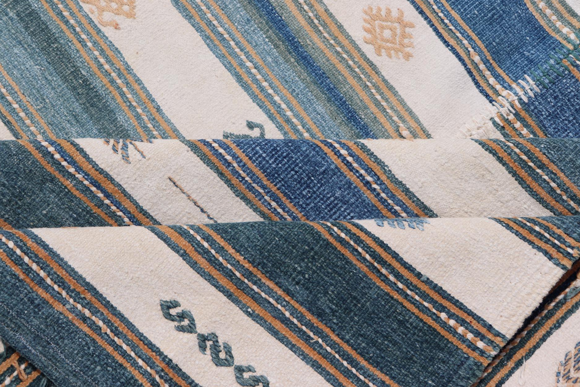Vintage Türkische Baumwolle Kilim Teppich mit Teal, Blau & Creme Streifen 4'6 