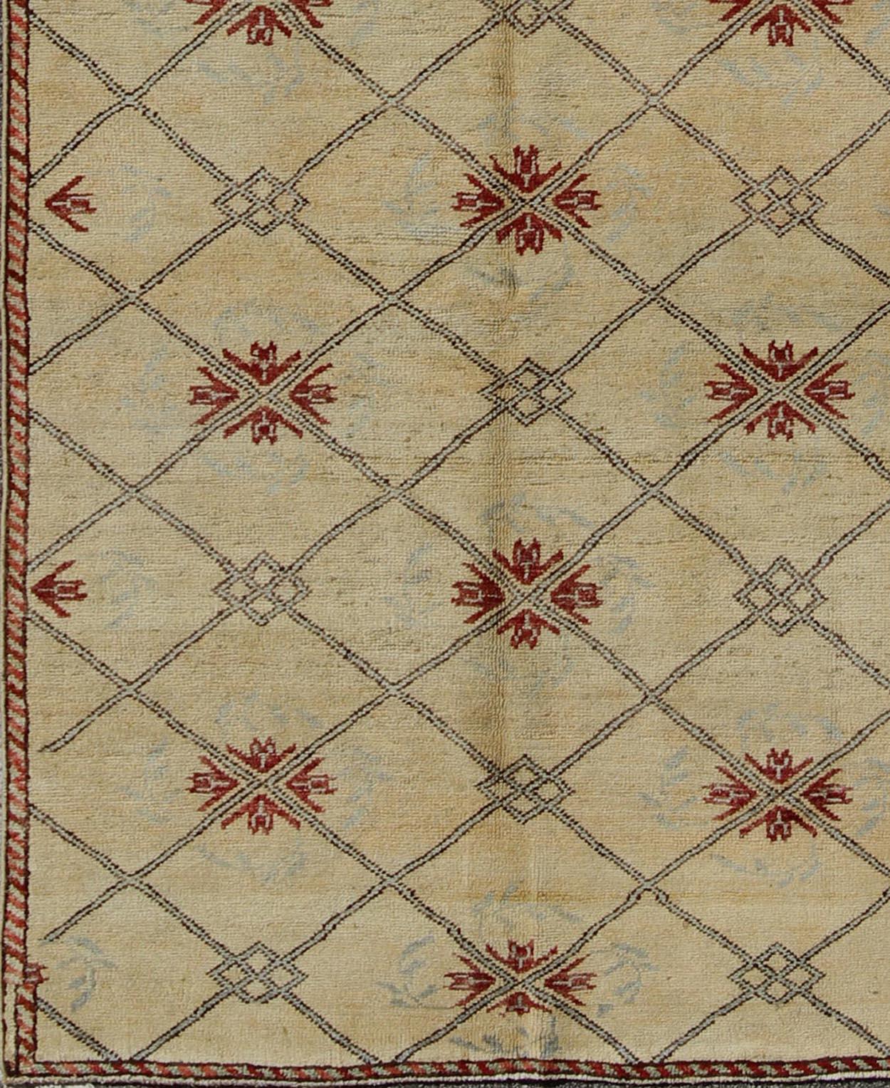 Türkischer Oushak-Teppich im Vintage- Cross-Hatch-Design von Keivan Woven Arts, 4'2 x 9'7 im Zustand „Gut“ im Angebot in Atlanta, GA