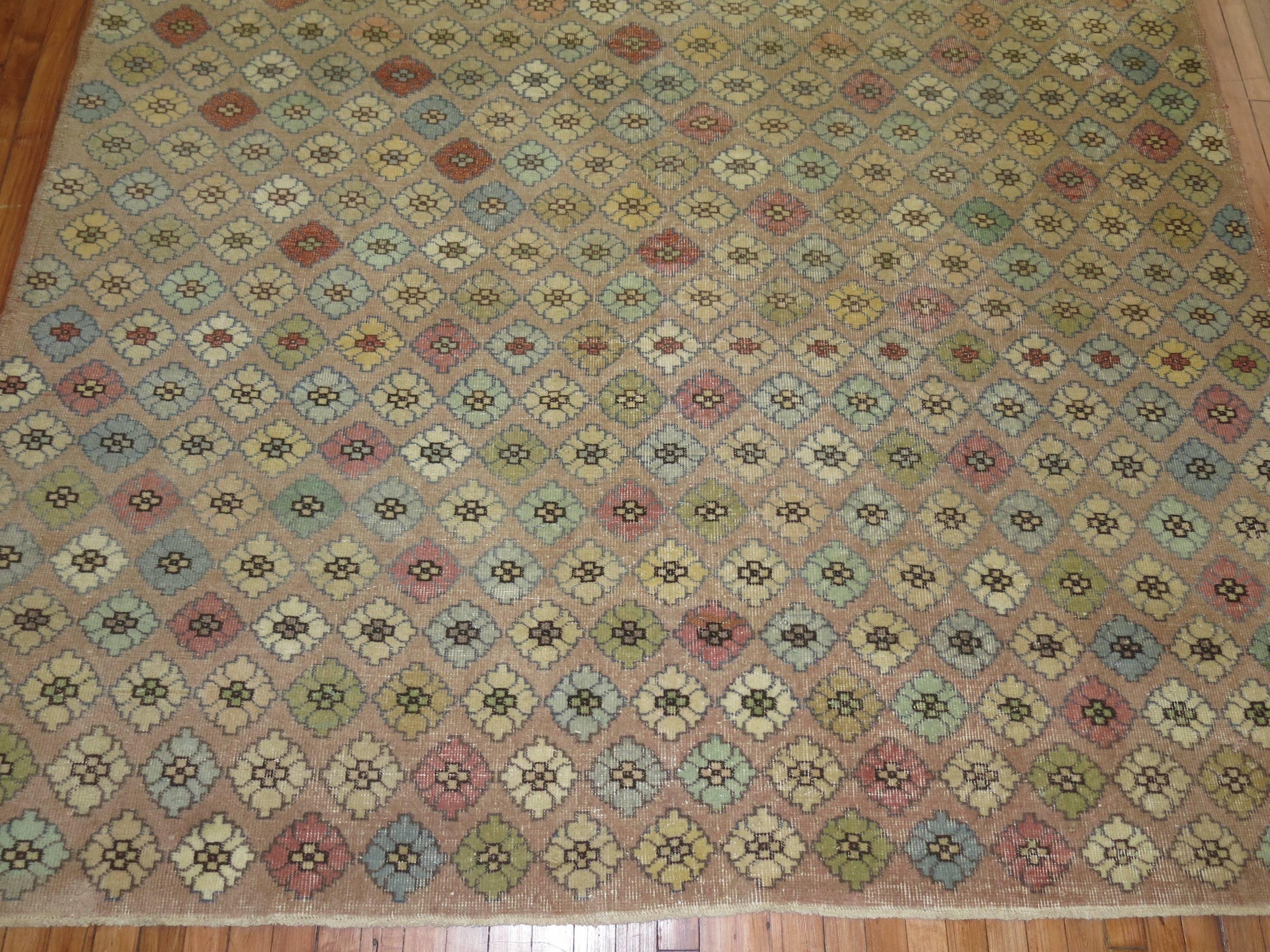 Vintage Turkish Deco Rug In Excellent Condition In New York, NY