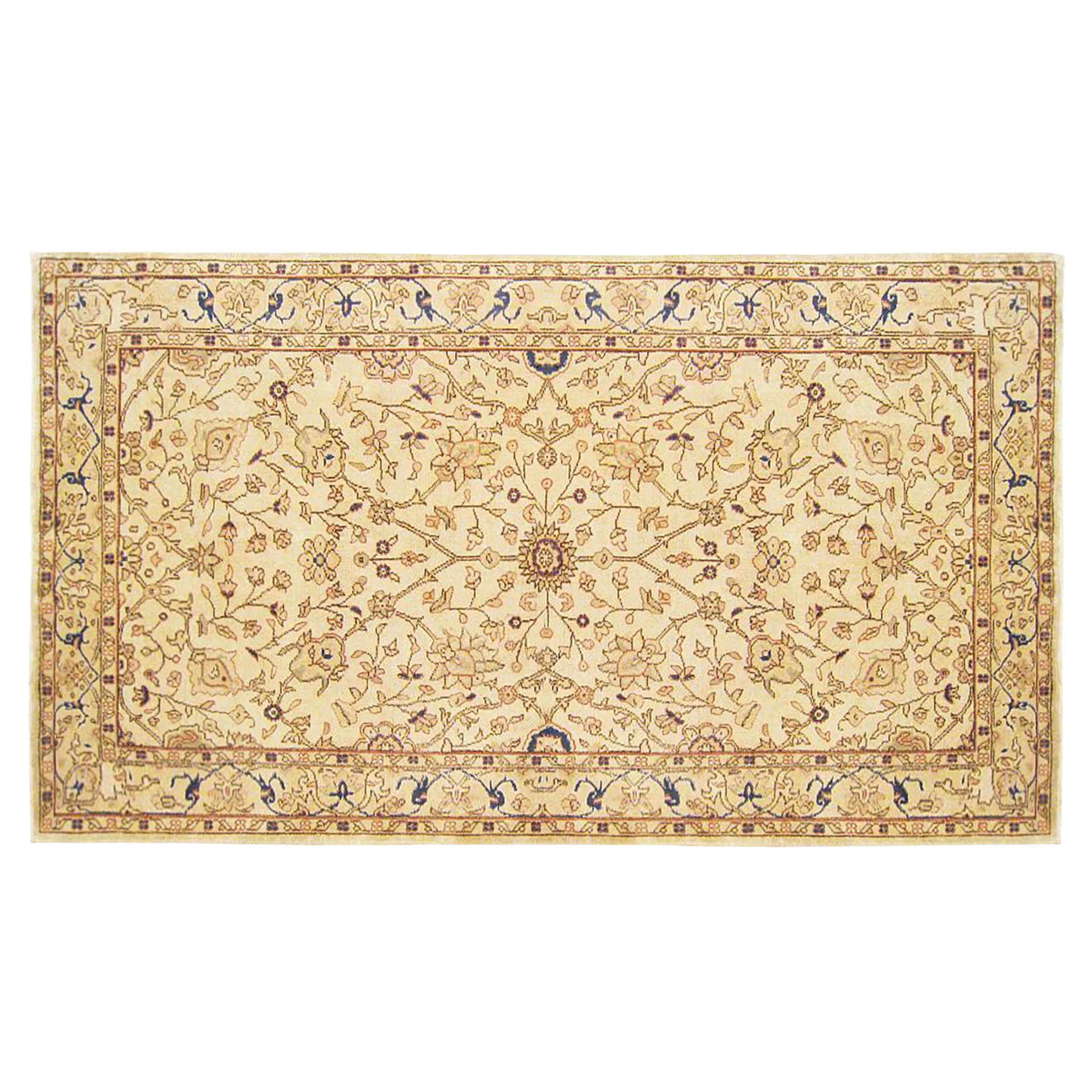 Türkischer dekorativer orientalischer Oushak-Teppich in Zimmergröße 