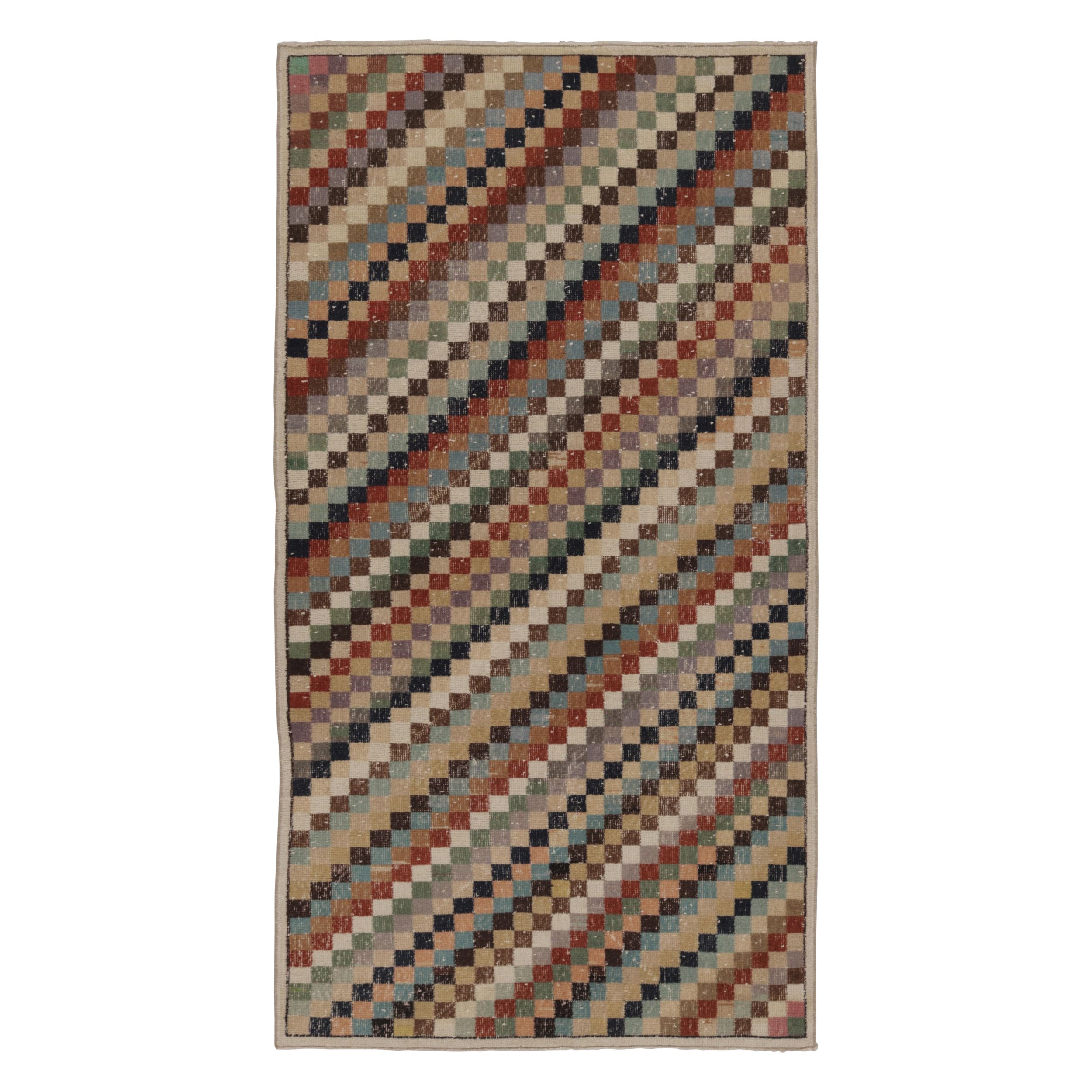 Vintage Turkish Distressed Rug, Earthy Geometric Checkered Mosaic - Rug 
Kilim For Sale