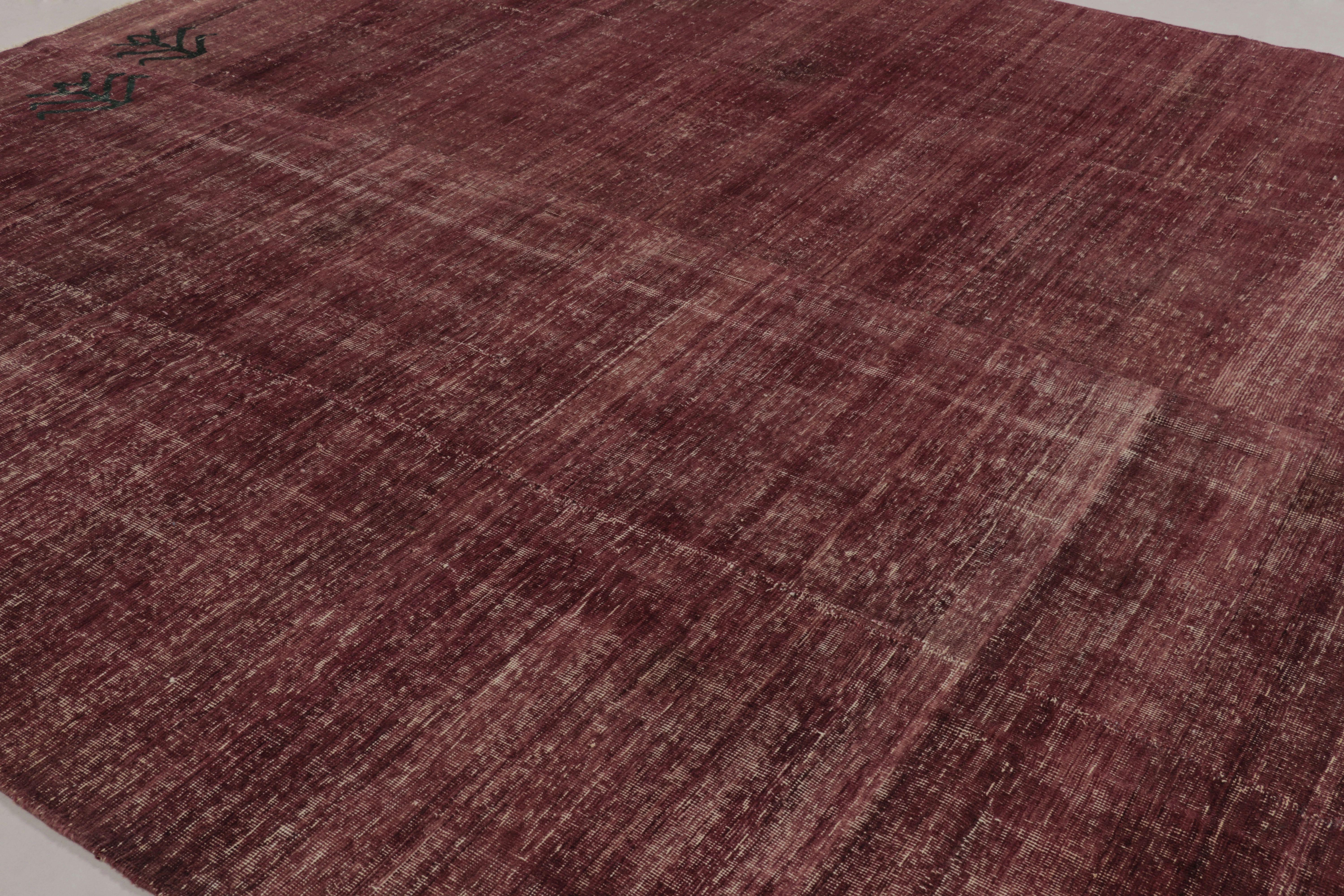 Tapis turc vintage vieilli en Bourgogne avec de fins motifs noirs - Rug & Kilim en vente 1