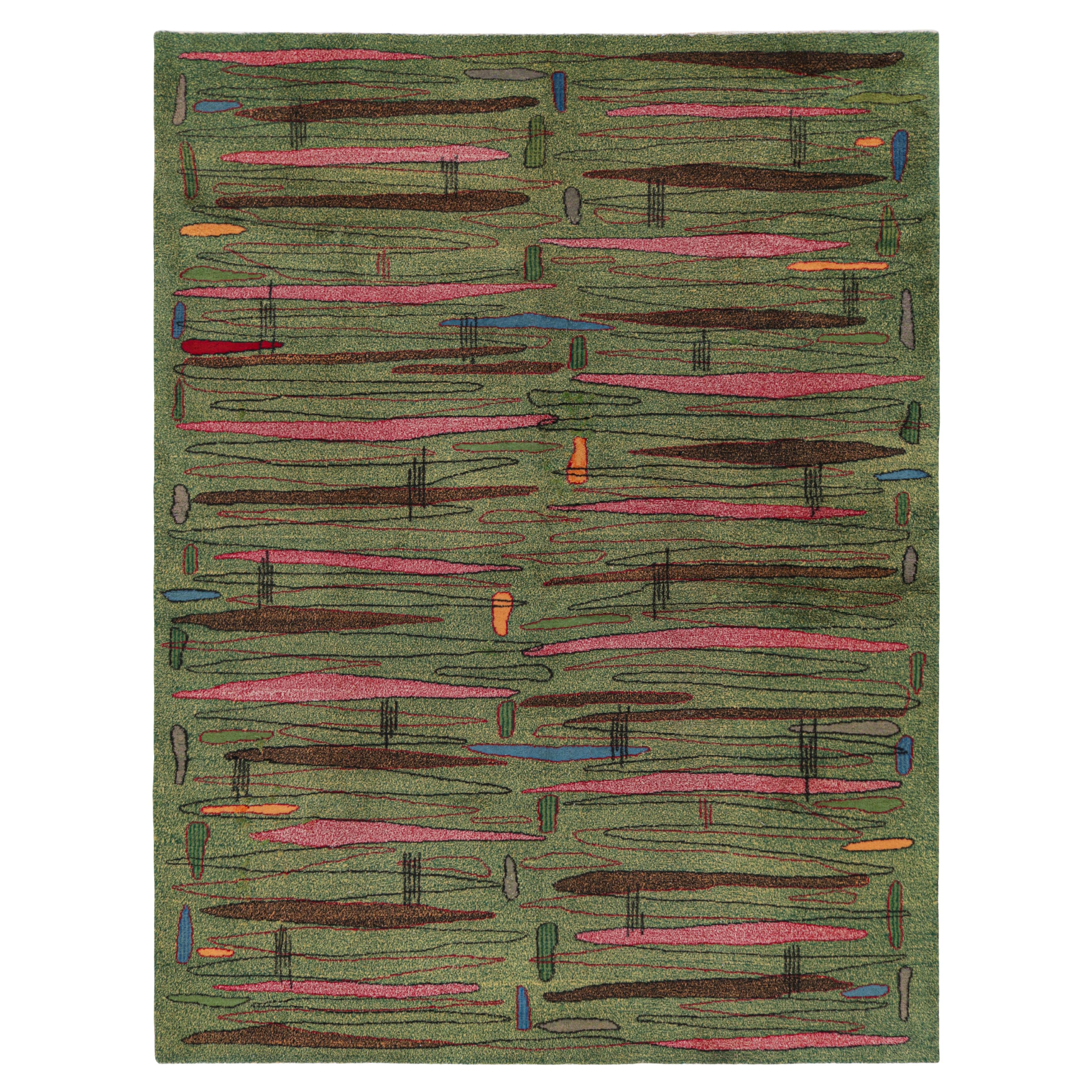 Türkischer Distressed-Teppich in Grün mit geometrischen Mustern von Rug & Kilim