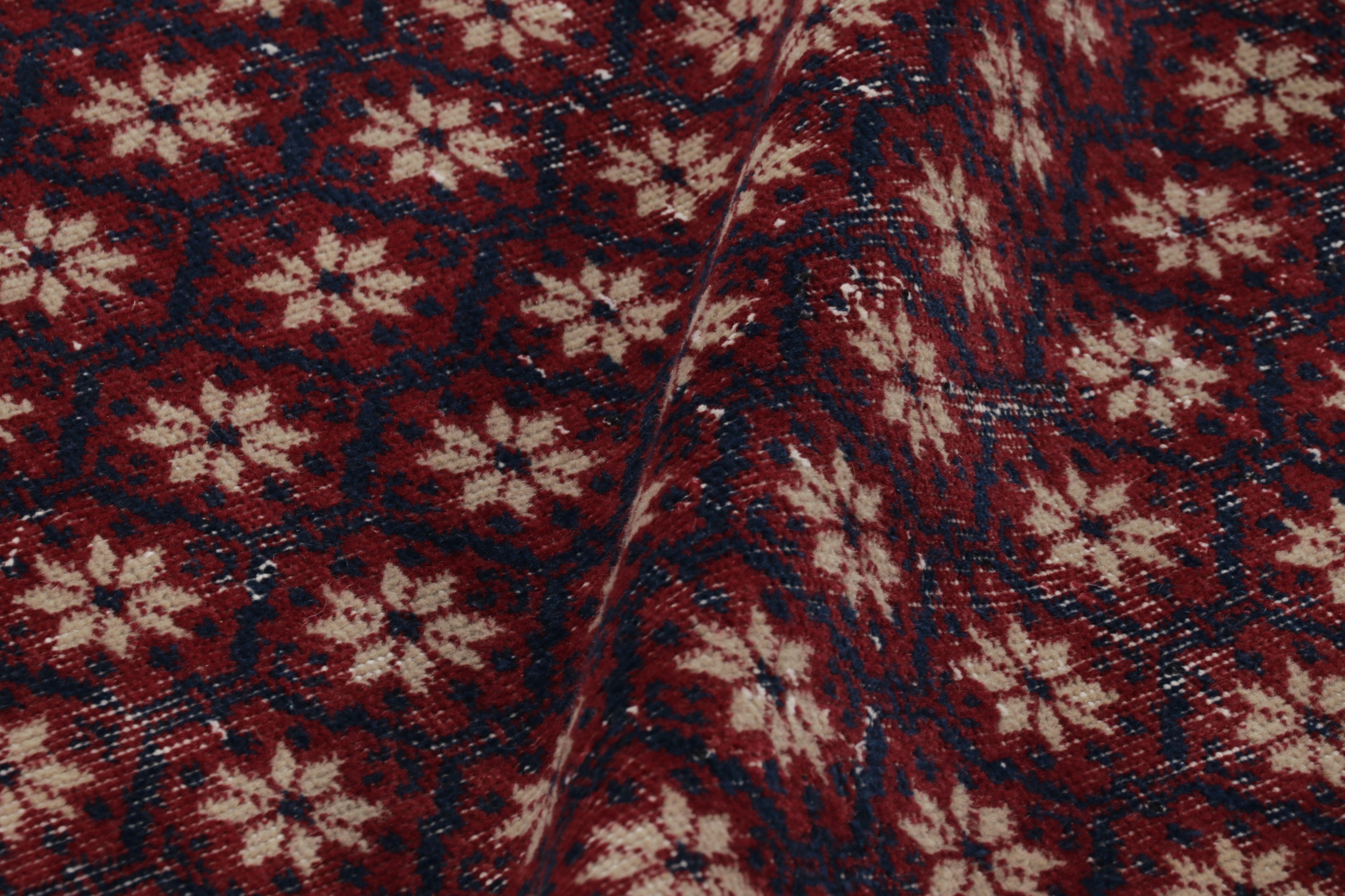 Turco Tappeto turco vintage con motivo floreale in rosso - Rug & Kilim in vendita