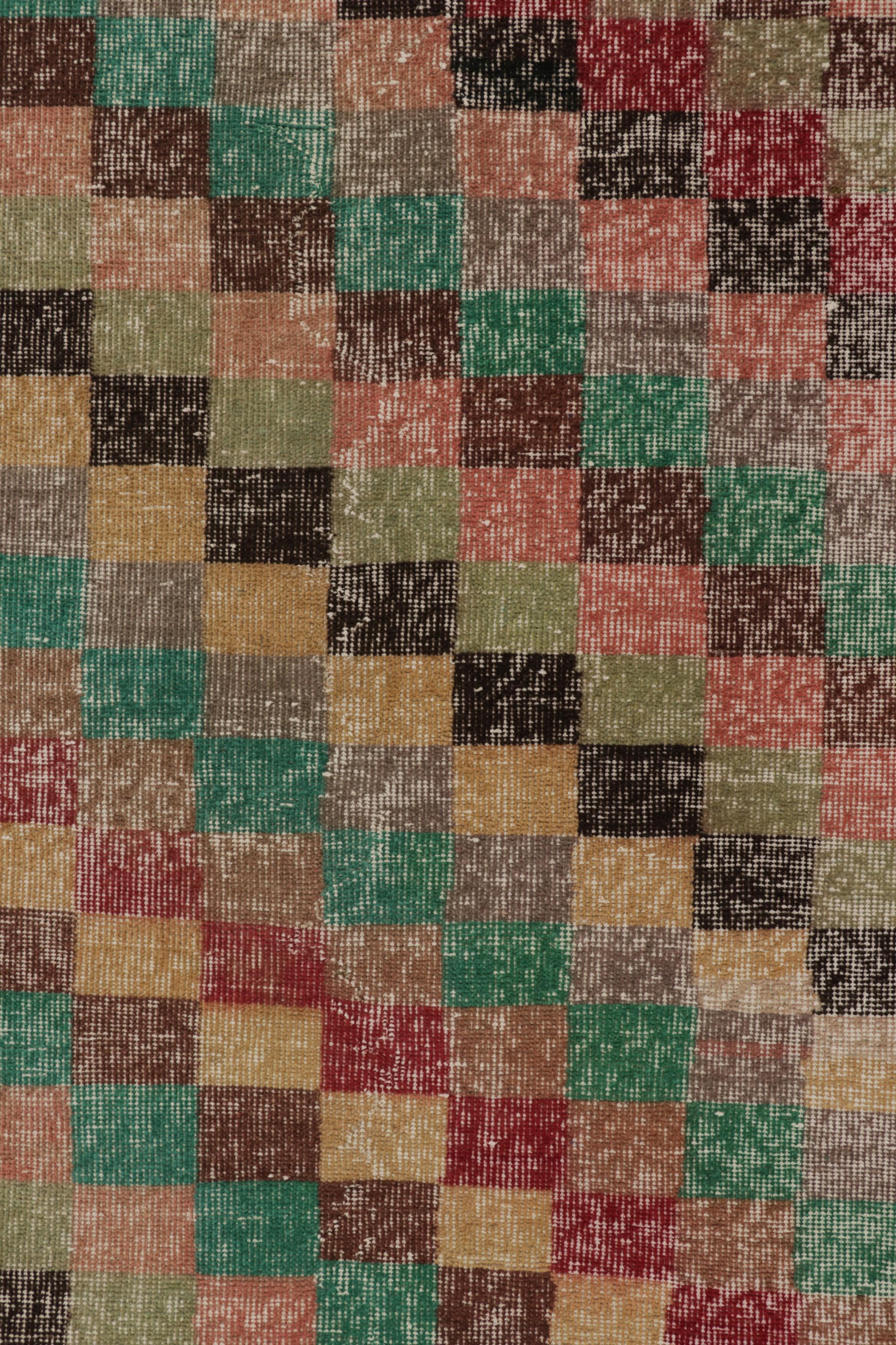 Türkischer Vintage-Teppich mit bunten Rautenmustern  - Rug & Kilim (Wolle) im Angebot