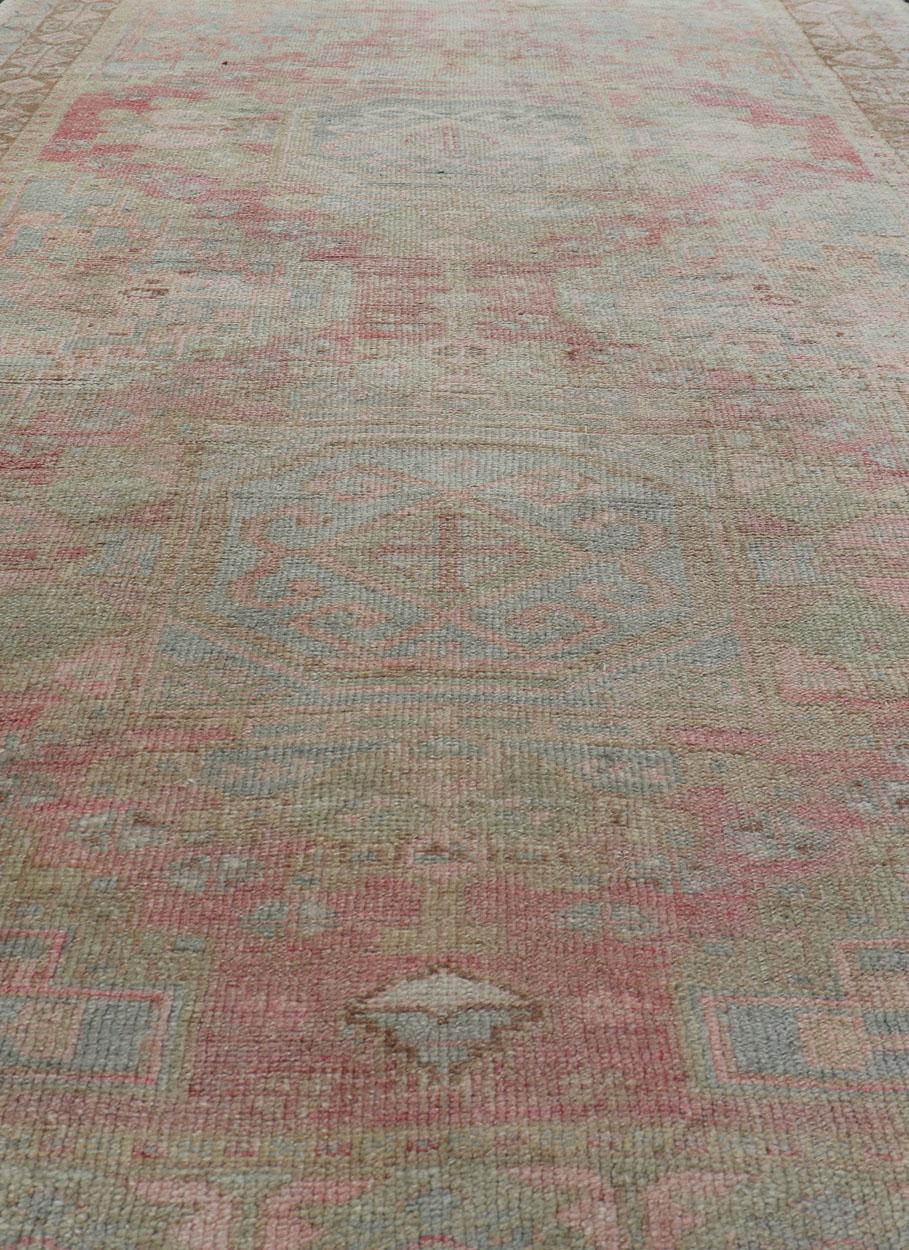 Oushak turco vintage de doble medallón en tonos tierra neutros 4'5 x 8'0 en venta 3