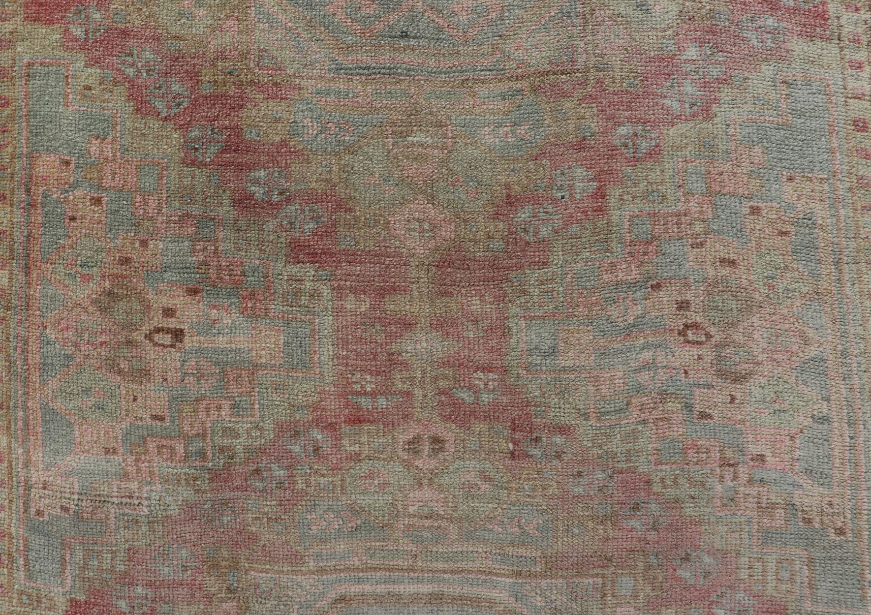Oushak turco vintage de doble medallón en tonos tierra neutros 4'5 x 8'0 en venta 4